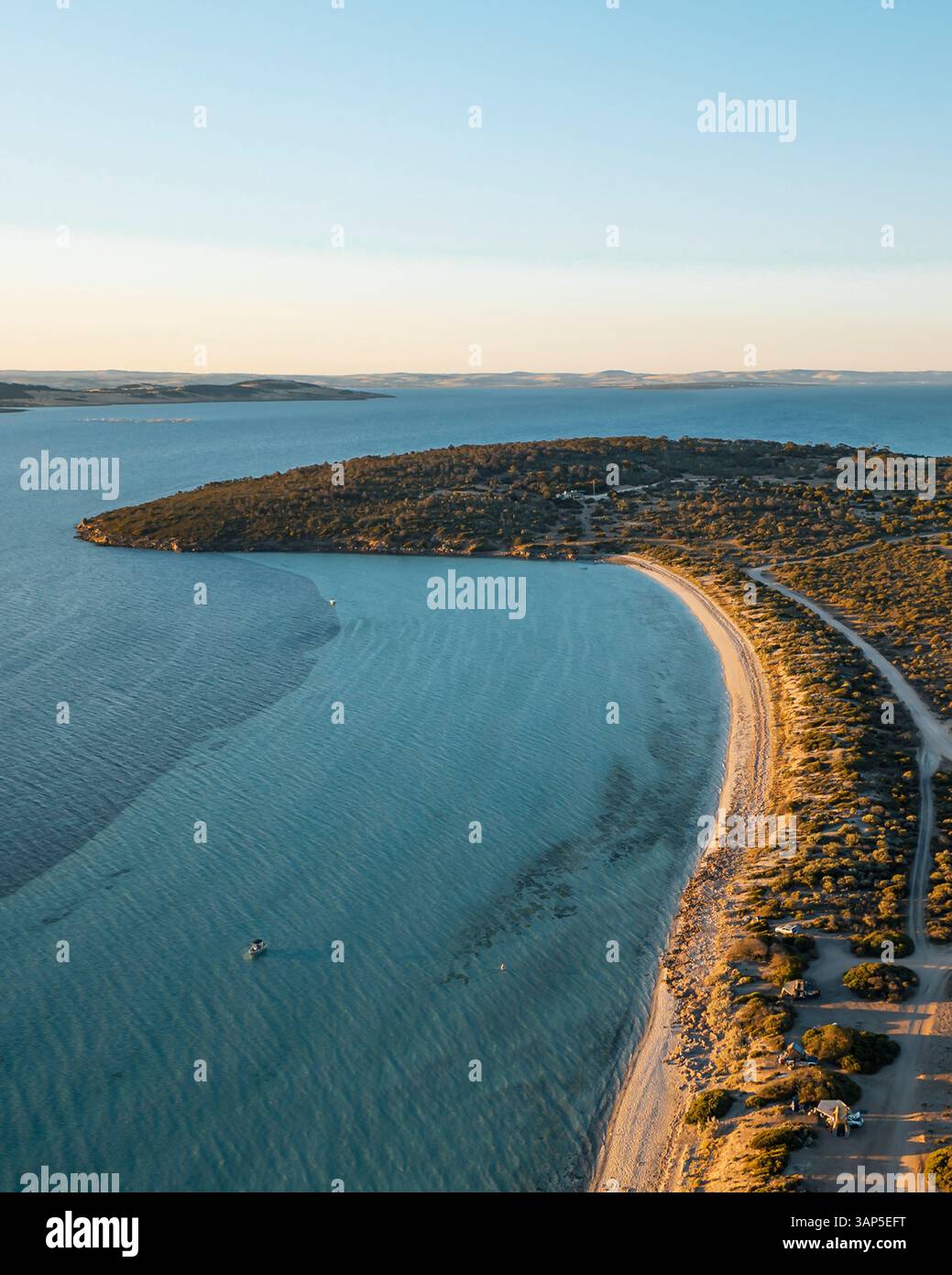 Vue aérienne par drone du parc national Lincoln dans la péninsule d'Eyre, Australie méridionale, Australie. Banque D'Images