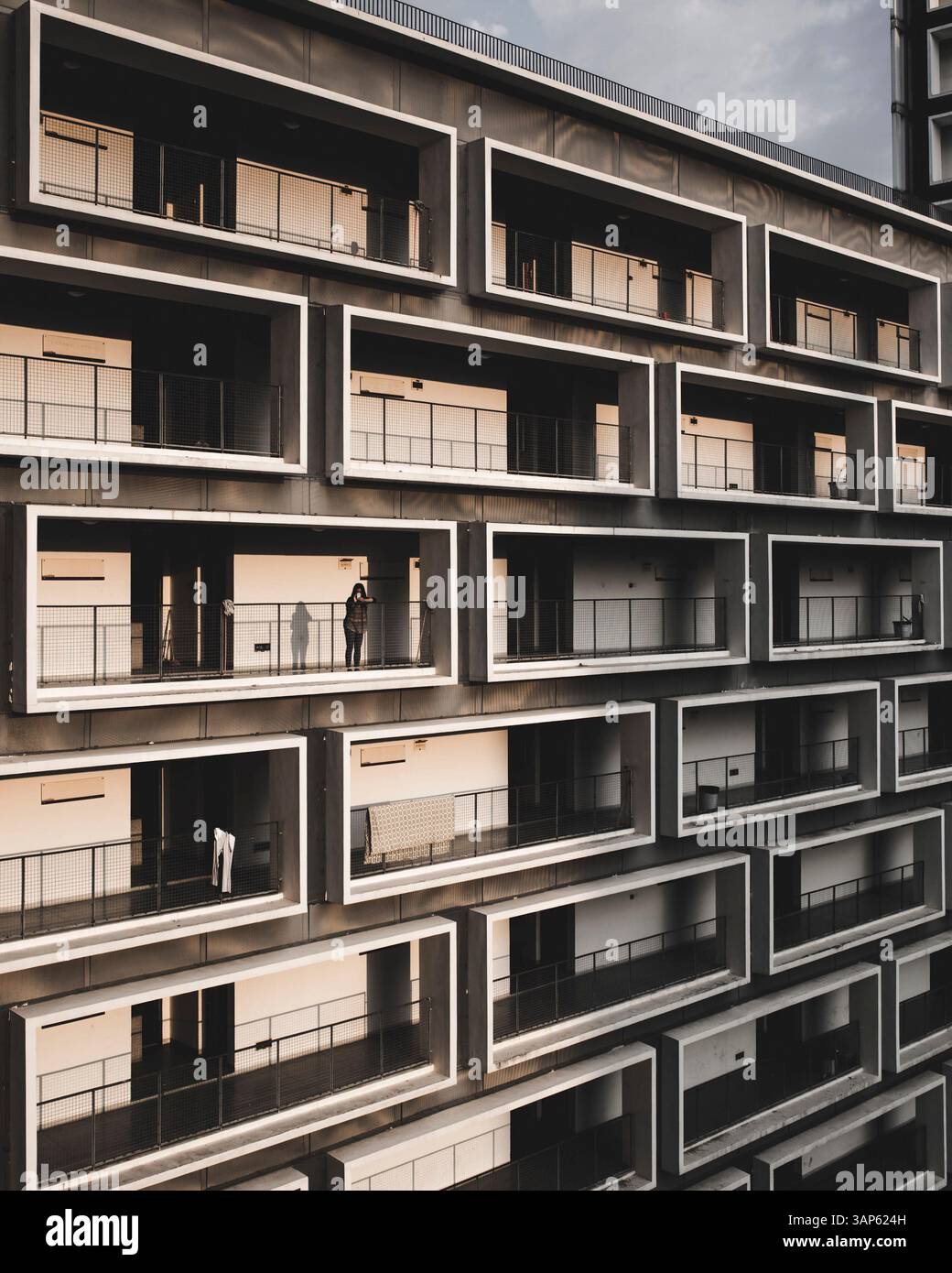 Vue aérienne des gens sur le balcon à l'université de Shenzhen en Chine. Banque D'Images