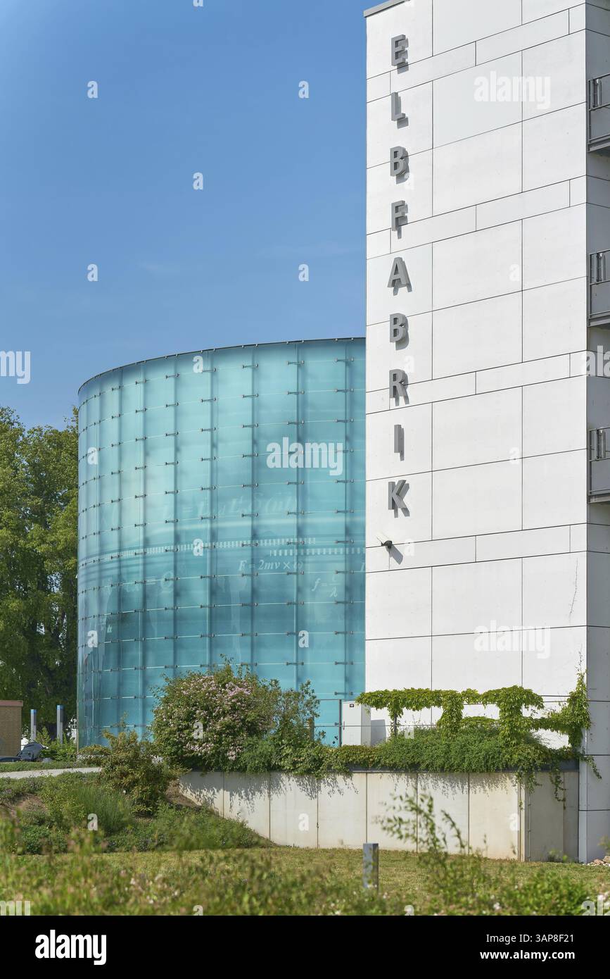Elbe usine de l'IFF Fraunhofer dans le port des Sciences de Magdebourg Banque D'Images