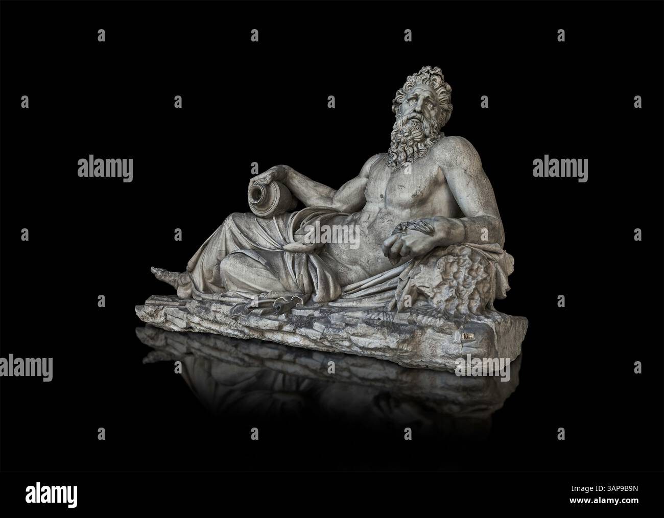 Statue romaine du Dieu de la rivière Arno, représentant dans une pose couchée traditionnelle. Datant de l'époque d'Hadrien, inspiré par un original grec antérieur. Banque D'Images