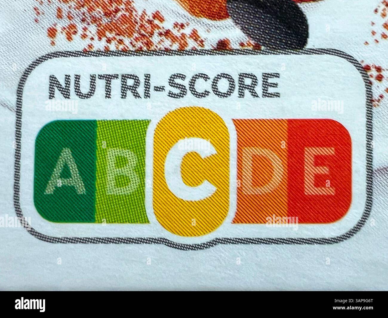 Farbiger Nutri-score mit den Buchstaben farbig unterlegt A B C d E gelbes C auf einer Verpackung der Firma Nestle April 2025-Der Nutri-score ist ein System zur Naehrwertkennzeichnung von Lebensmitteln Eine fuenfstufige Farb- und Buchstabenskala soll einen Ueberblick über die Nährwertbewertung eines Produktes liefern. Hamburg Deutschland *** Nutri score coloré avec les lettres surlignées en couleur A B C d E jaune C sur un paquet Nestlé avril 2025 le Nutri score est un système d'étiquetage de la valeur nutritionnelle des aliments Une échelle de couleur et de lettre à cinq niveaux est destinée à fournir un aperçu de la Banque D'Images