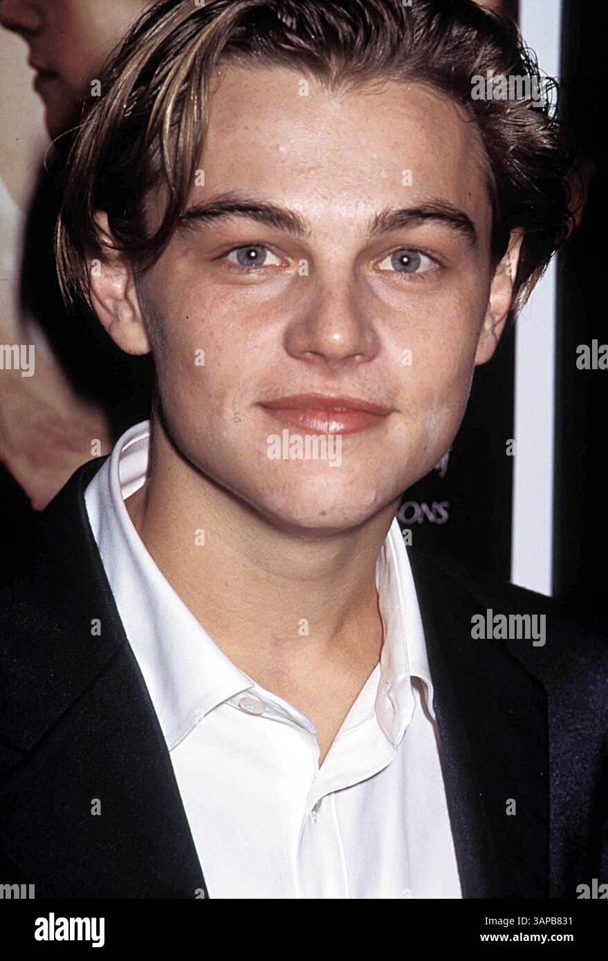 1 JANVIER 2011 - LEONARDO DICAPRIO À L'ÉCLIPSE TOTALE. PREMIÈRE, NEW YORK 11-1-1995.#17129.© ANTHONY SAVIGNANO/(crédit image : © Globe photos/ZUMAPRESS.com) Banque D'Images 1 JANVIER 2011 - LEONARDO DICAPRIO À L'ÉCLIPSE TOTALE. PREMIÈRE, NEW YORK 11-1-1995.#17129.© ANTHONY SAVIGNANO/(crédit image : © Globe photos/ZUMAPRESS.com) Banque D'Images