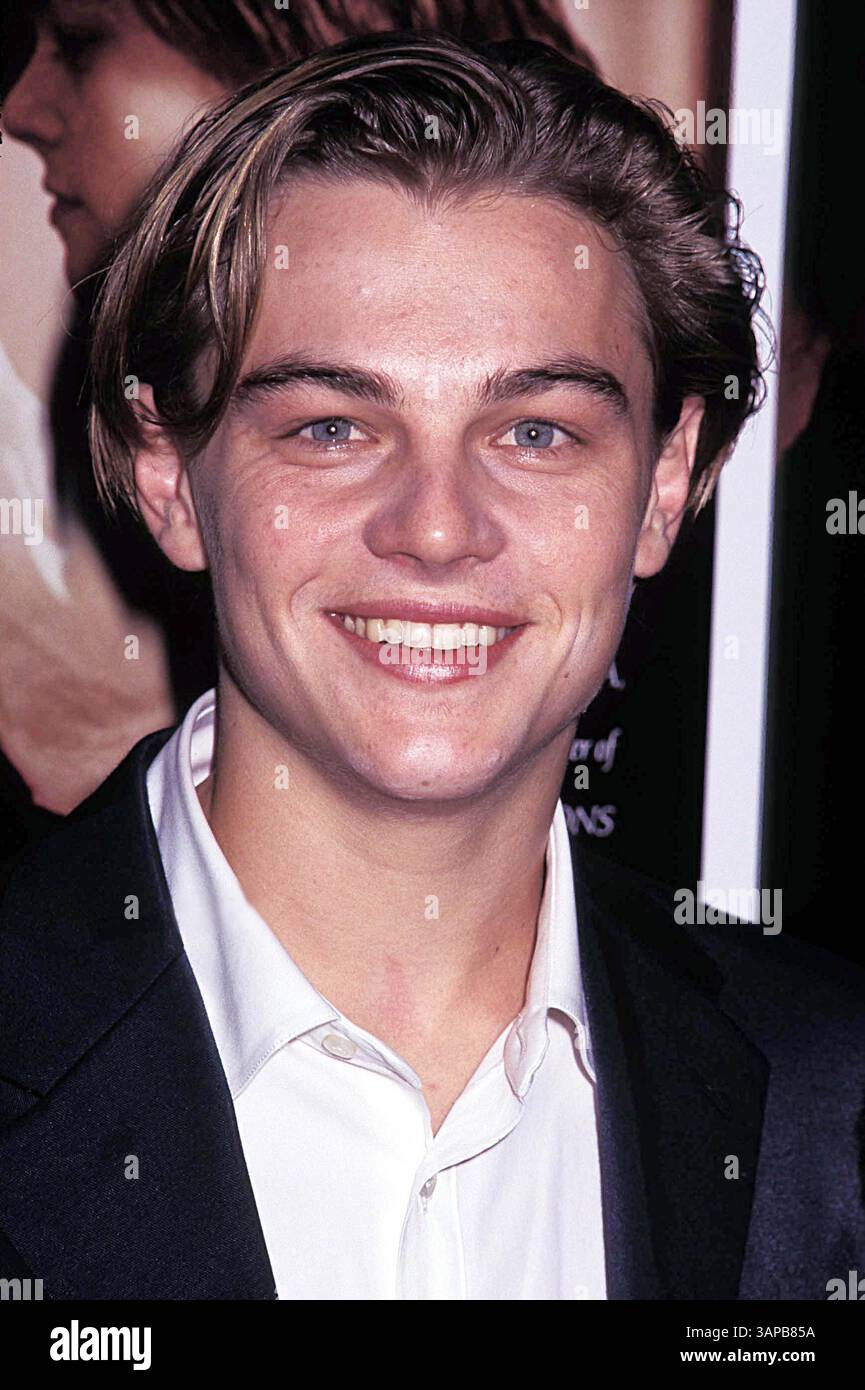 1 janvier 2011 - LEONARDO DICAPRIO À LA PREMIÈRE DE ''TOTAL ECLIPSE'', NEW YORK 11-1-195.© ANTHONY SAVIGNANO/(crédit image : © Globe photos/ZUMAPRESS.com) Banque D'Images 1 janvier 2011 - LEONARDO DICAPRIO À LA PREMIÈRE DE ''TOTAL ECLIPSE'', NEW YORK 11-1-195.© ANTHONY SAVIGNANO/(crédit image : © Globe photos/ZUMAPRESS.com) Banque D'Images