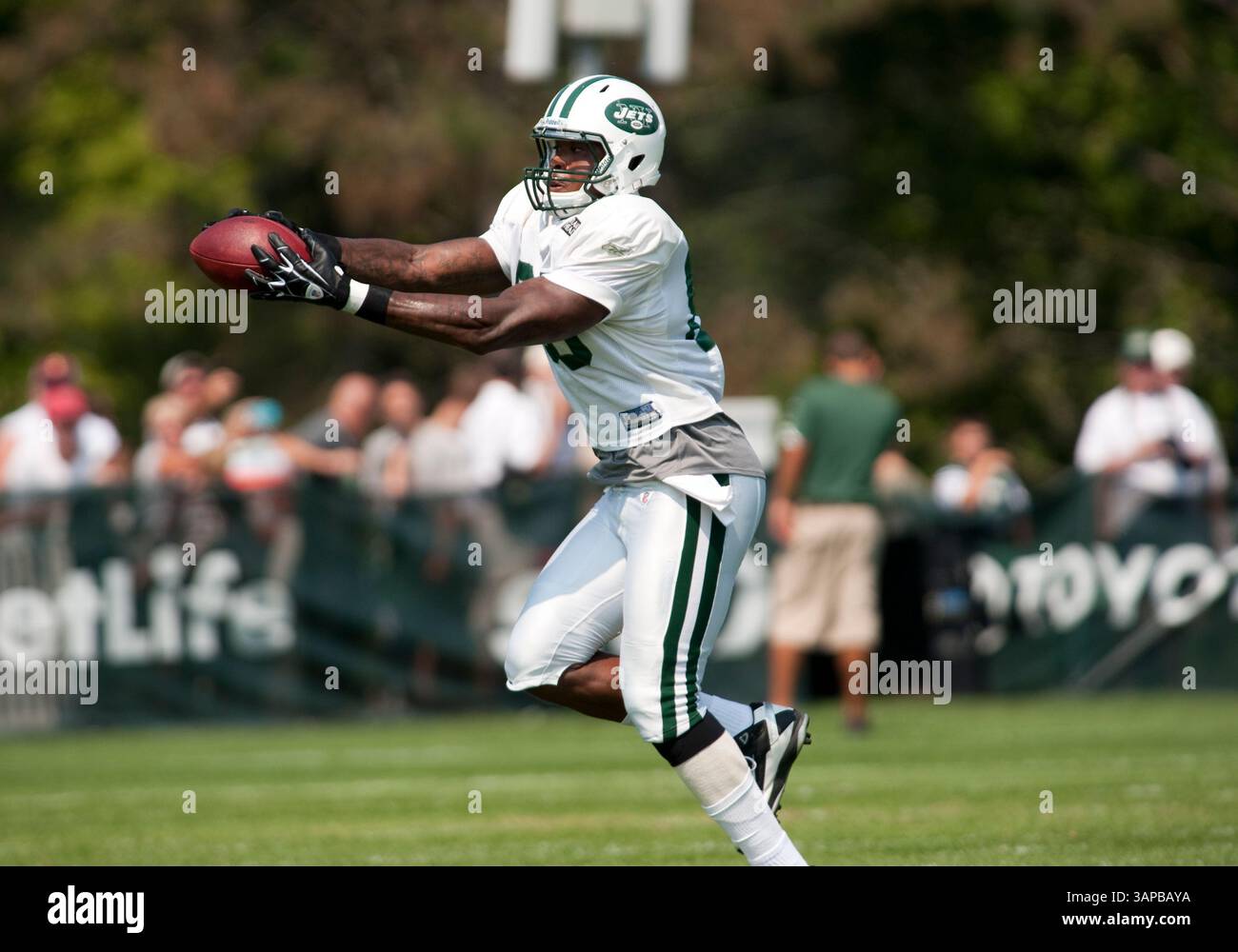 19 août 2011 : le Tight End Jeff Cumberland (86 ans) des jets de New York attrape un laissez-passer pendant l'entraînement au centre de formation de santé des jets Atlantic à Florham Park, New Jersey. (Crédit image : © Duncan Williams/Cal Sport Media/ZUMAPRESS.com) Banque D'Images