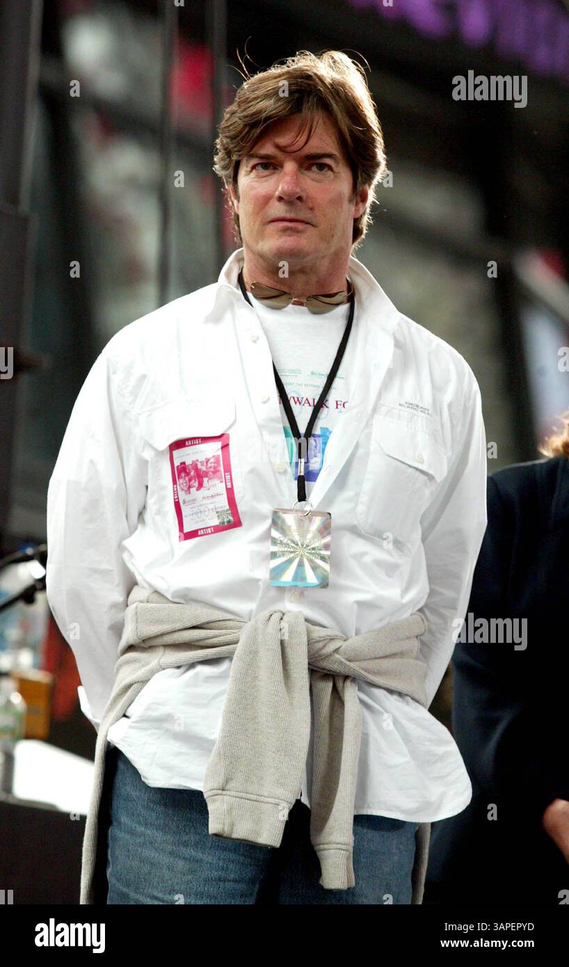 1er janvier 2011 - New York, New York, États-Unis - ROBERTINO ROSSELLINI À LA 7e COURSE/MARCHE ANNUELLE REVLON POUR FEMMES À TIMES SQUARE À NEW YORK, NEW York, LE 1er MAI 2004. / 2004..K36994HMC.(crédit image : © Henry McGee/Globe photos/ZUMAPRESS.com) Banque D'Images 1er janvier 2011 - New York, New York, États-Unis - ROBERTINO ROSSELLINI À LA 7e COURSE/MARCHE ANNUELLE REVLON POUR FEMMES À TIMES SQUARE À NEW YORK, NEW York, LE 1er MAI 2004. / 2004..K36994HMC.(crédit image : © Henry McGee/Globe photos/ZUMAPRESS.com) Banque D'Images