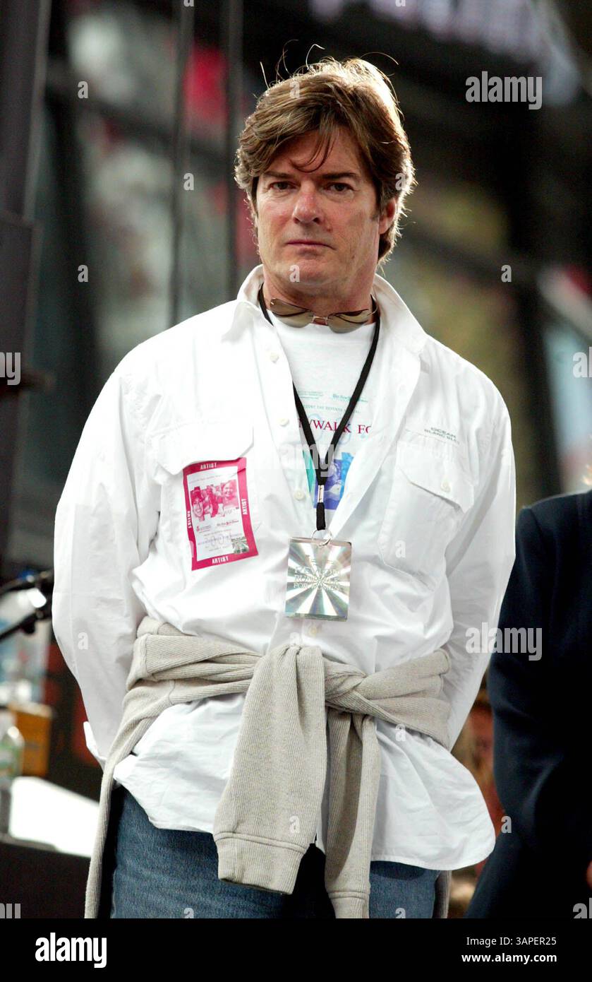 1er janvier 2011 - New York, New York, États-Unis - ROBERTINO ROSSELLINI À LA 7e COURSE/MARCHE ANNUELLE REVLON POUR FEMMES À TIMES SQUARE À NEW YORK, NEW York, LE 1er MAI 2004. / 2004..K36994HMC.(crédit image : © Henry McGee/Globe photos/ZUMAPRESS.com) Banque D'Images 1er janvier 2011 - New York, New York, États-Unis - ROBERTINO ROSSELLINI À LA 7e COURSE/MARCHE ANNUELLE REVLON POUR FEMMES À TIMES SQUARE À NEW YORK, NEW York, LE 1er MAI 2004. / 2004..K36994HMC.(crédit image : © Henry McGee/Globe photos/ZUMAPRESS.com) Banque D'Images