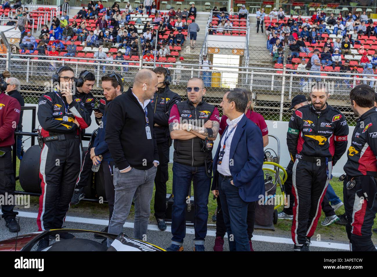 Ambiance , pendant les 4 heures de Barcelone, la première manche du Championnat ELMS 2025, sur le circuit Barcelone-Catalunya, du 4 au 6 avril 2025, en Espagne. - Photo Laurent Cartalade/Agence MPS crédit Agence MPS/Alamy Live News Banque D'Images