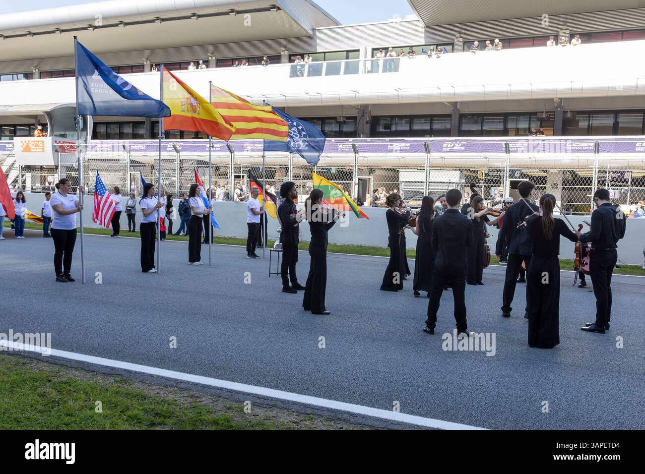 Ambiance , pendant les 4 heures de Barcelone, la première manche du Championnat ELMS 2025, sur le circuit Barcelone-Catalunya, du 4 au 6 avril 2025, en Espagne. - Photo Laurent Cartalade/Agence MPS crédit Agence MPS/Alamy Live News Banque D'Images