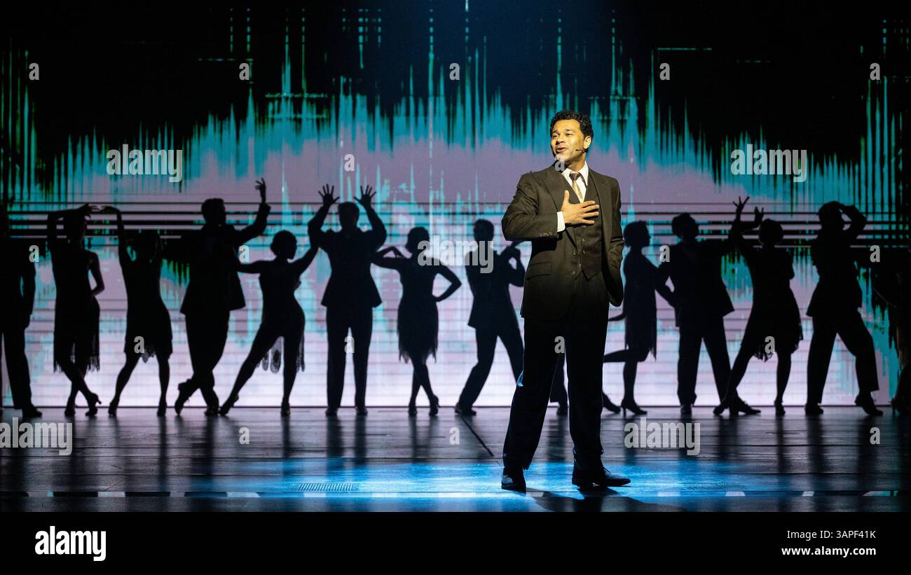 Londres, Royaume-Uni. 16 avril 2025. Corbin Bleu dans le rôle de Nick Carraway lors d'un photocall pour The Great Gatsby, la nouvelle comédie musicale du London Coliseum. Le spectacle, réalisé par Marc Bruni et chorégraphié par Dominique Kelley, se déroule jusqu’au 7 septembre 2025. Credit : Stephen Chung / EMPICS / Alamy Live News Banque D'Images