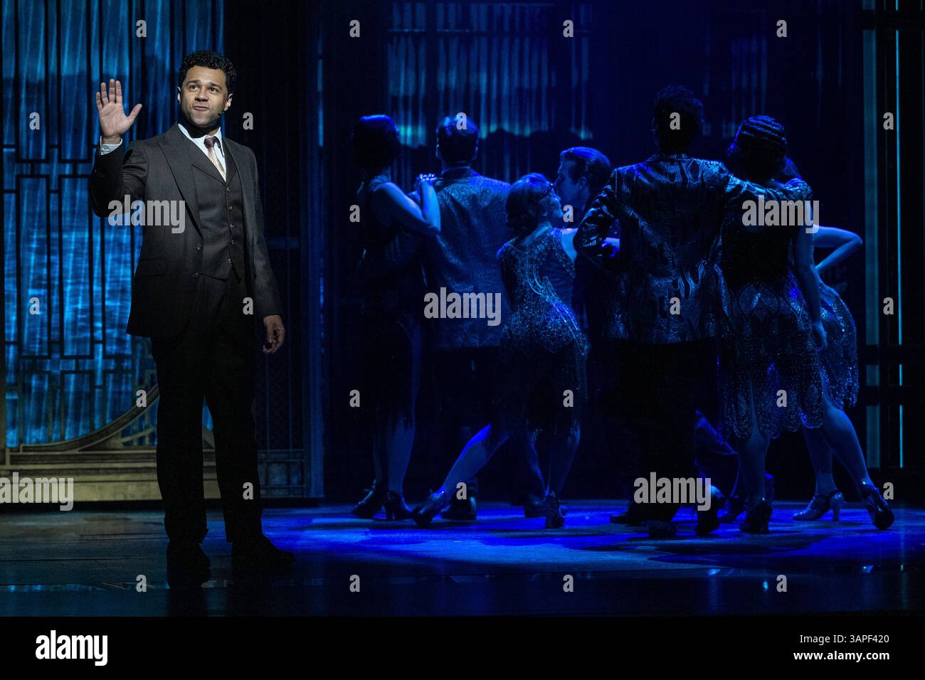 Londres, Royaume-Uni. 16 avril 2025. Corbin Bleu dans le rôle de Nick Carraway lors d'un photocall pour The Great Gatsby, la nouvelle comédie musicale du London Coliseum. Le spectacle, réalisé par Marc Bruni et chorégraphié par Dominique Kelley, se déroule jusqu’au 7 septembre 2025. Credit : Stephen Chung / EMPICS / Alamy Live News Banque D'Images