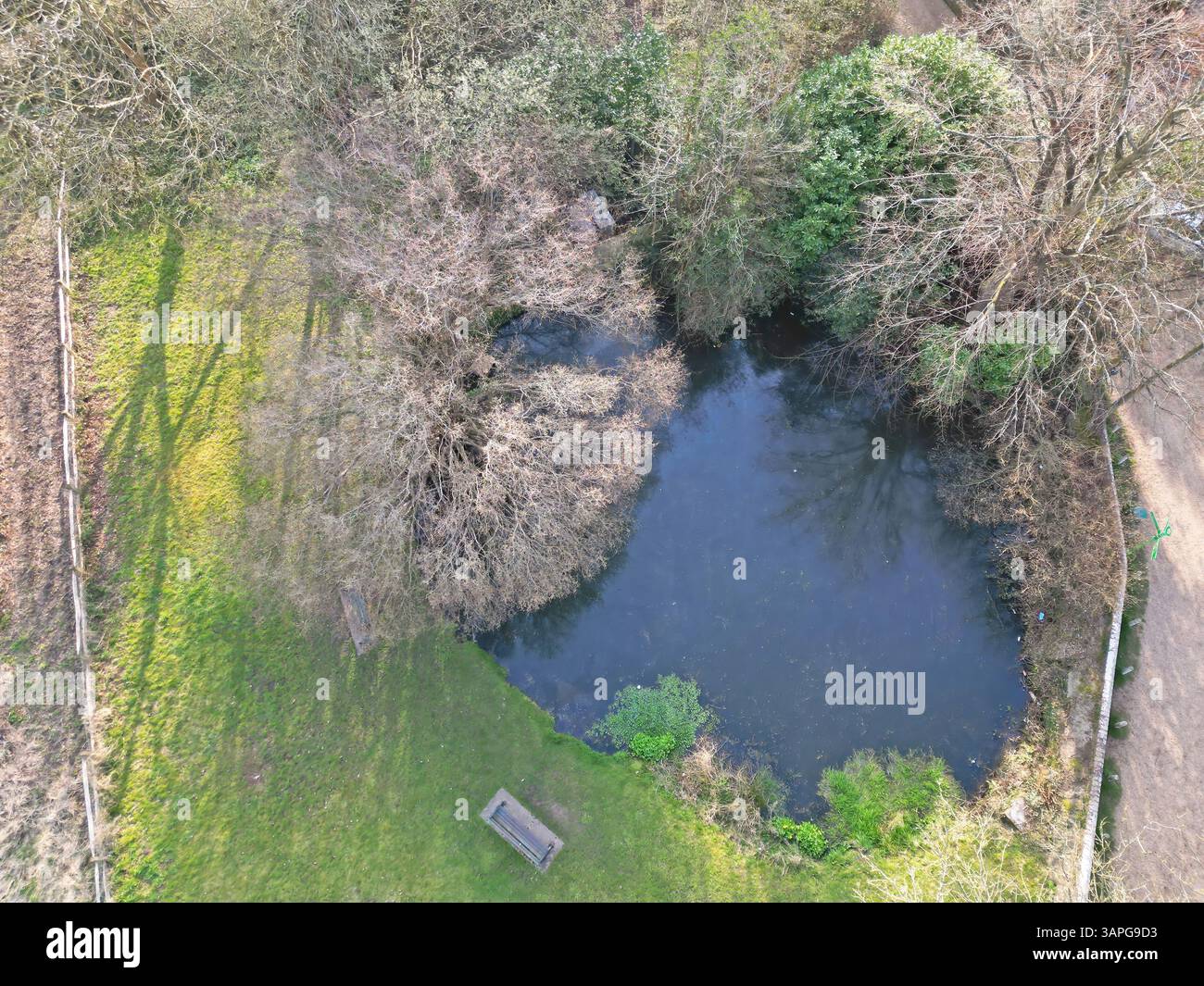 vue aérienne des tanyards de henfield dans l'ouest du sussex. Datant de l'époque Tudor, le chantier naval avait 10 fosses de bronzage, mais maintenant il ne reste qu'une seule Banque D'Images
