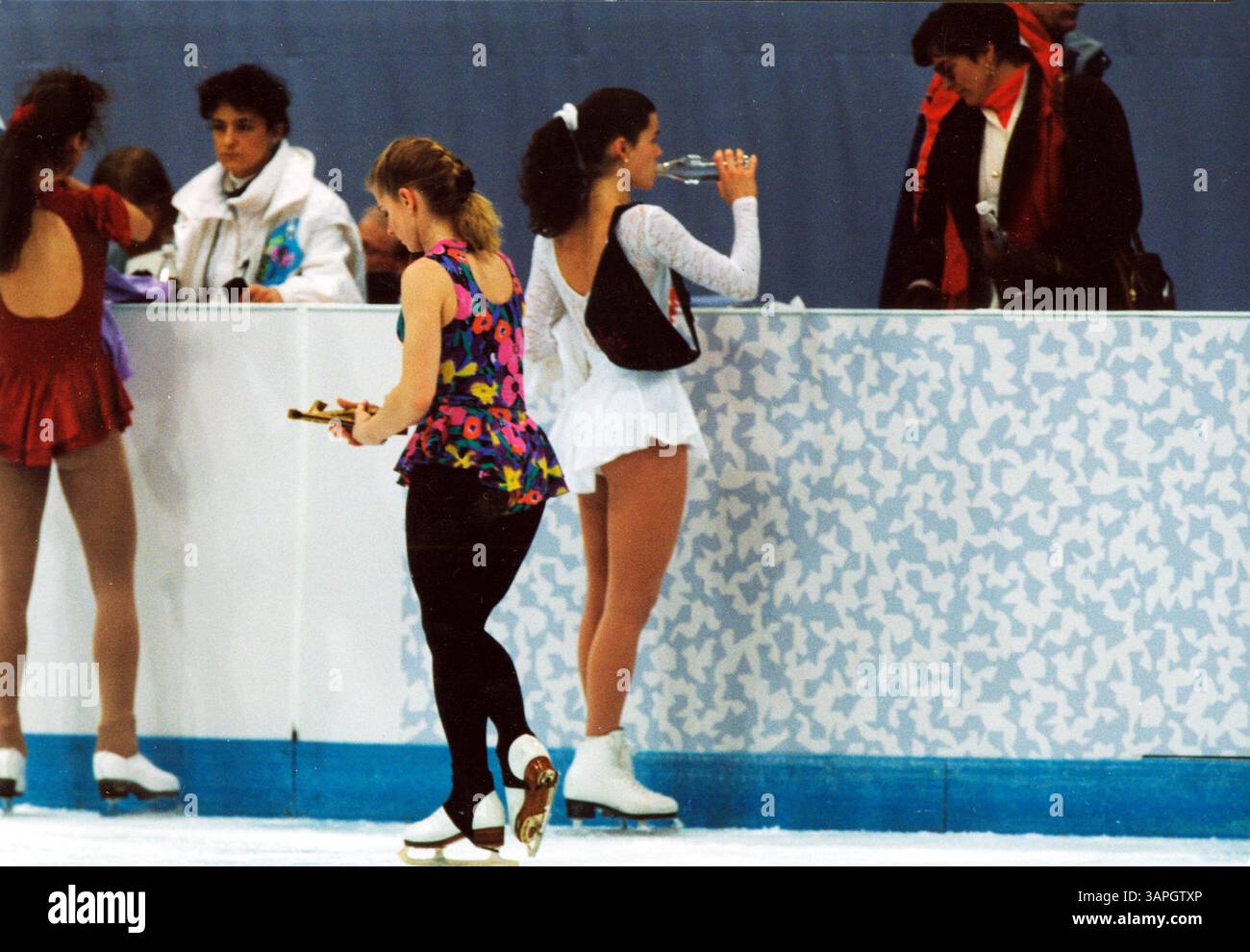 1ER JANVIER 2011 - TONYA HARDING ET NANCY KERRIGAN. PATINAGE ARTISTIQUE LILLEHAMMER 1994 .2/17/1994.Â©NTB/(crédit image : © Globe photos/ZUMAPRESS.com) Banque D'Images