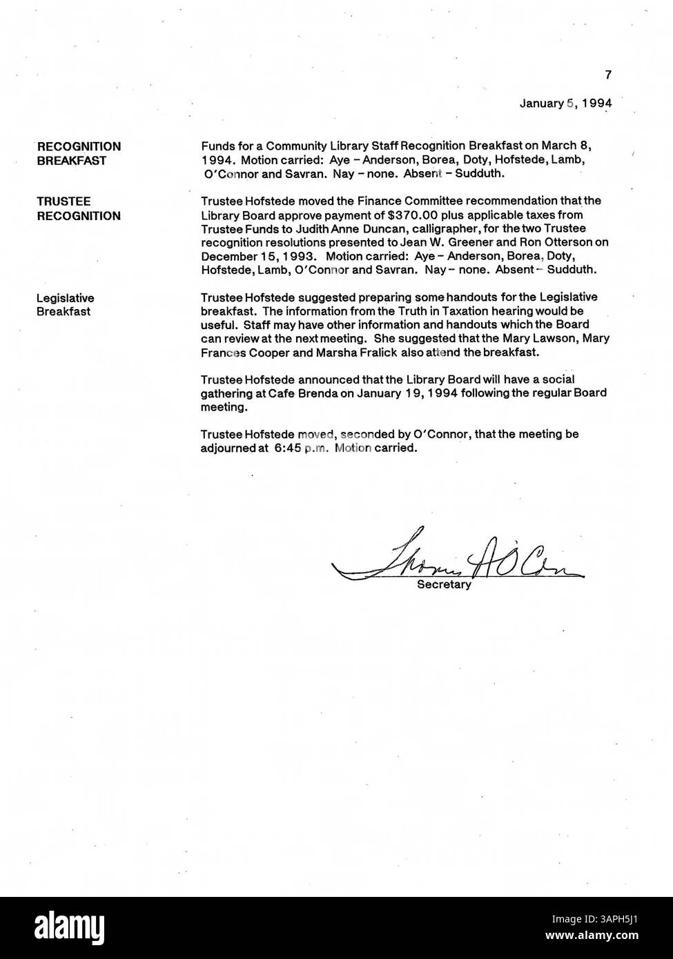 Les procès-verbaux des réunions de 1994 du conseil d’administration de la Bibliothèque publique de Minneapolis documentent les décisions, les actions et les discussions du conseil liées aux opérations et à la gouvernance de la bibliothèque pour l’année. Banque D'Images