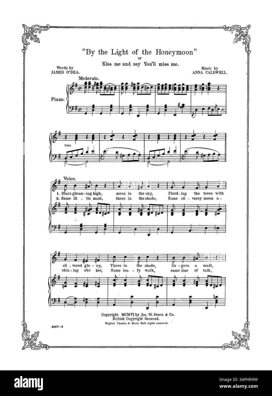 La couverture de la chanson 'By the light of the Honeymoon' comporte une bordure aux coins ornés. La chanson est décrite comme 'The Latest Broadway Craze' et a été chantée par Maud Lambert dans 'The Babes and the Baron', réalisé par John C. Fisher. La couverture arrière comprend un extrait de After They Gathering the Hay de S.R. Henry et J.J. Walker. Numéro de plaque : 4867. Banque D'Images