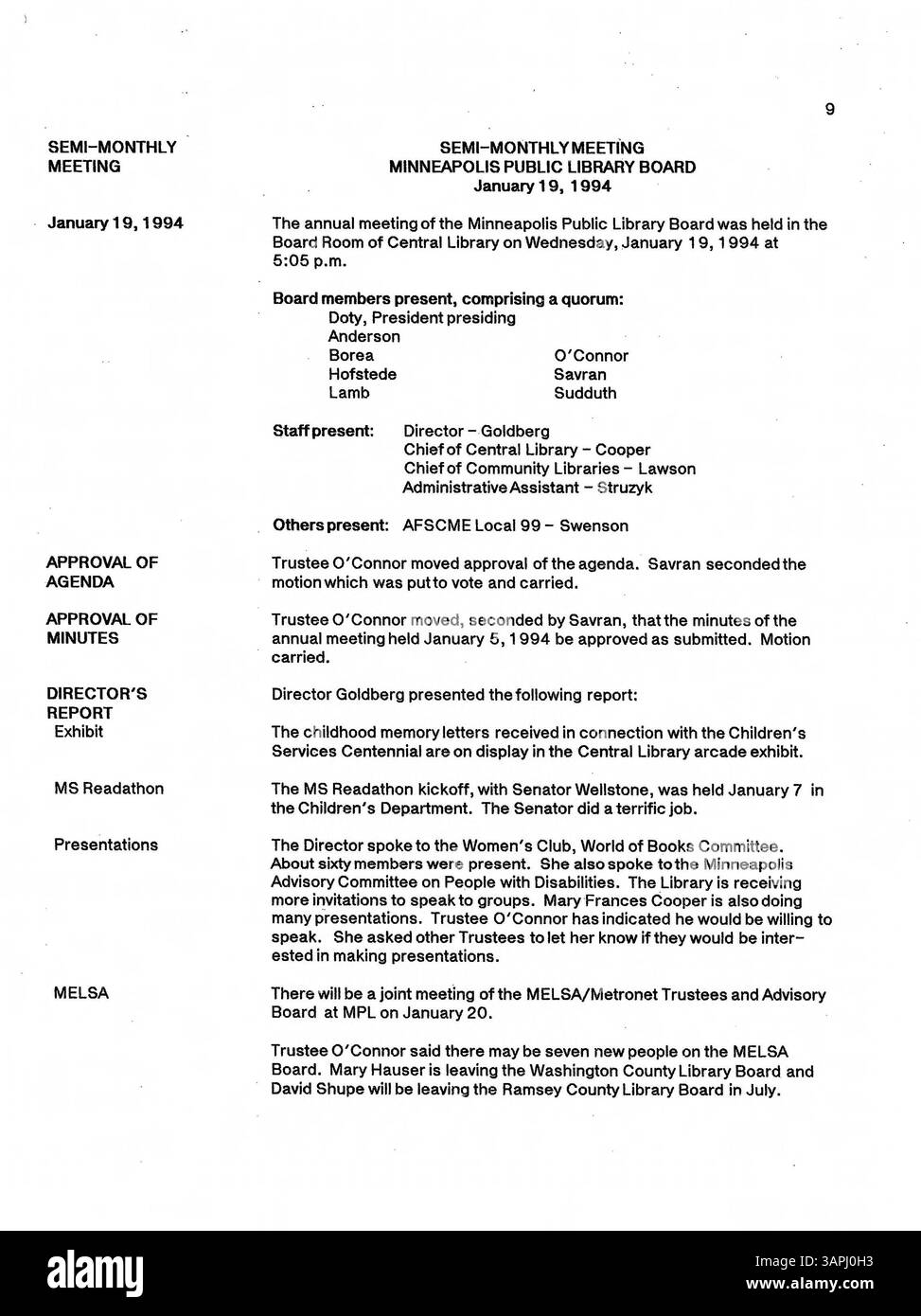 Le procès-verbal de la réunion de 1994 du conseil d'administration de la Bibliothèque publique de Minneapolis détaille les mesures de gouvernance, les discussions et les décisions prises par le conseil au cours de l'année. Banque D'Images