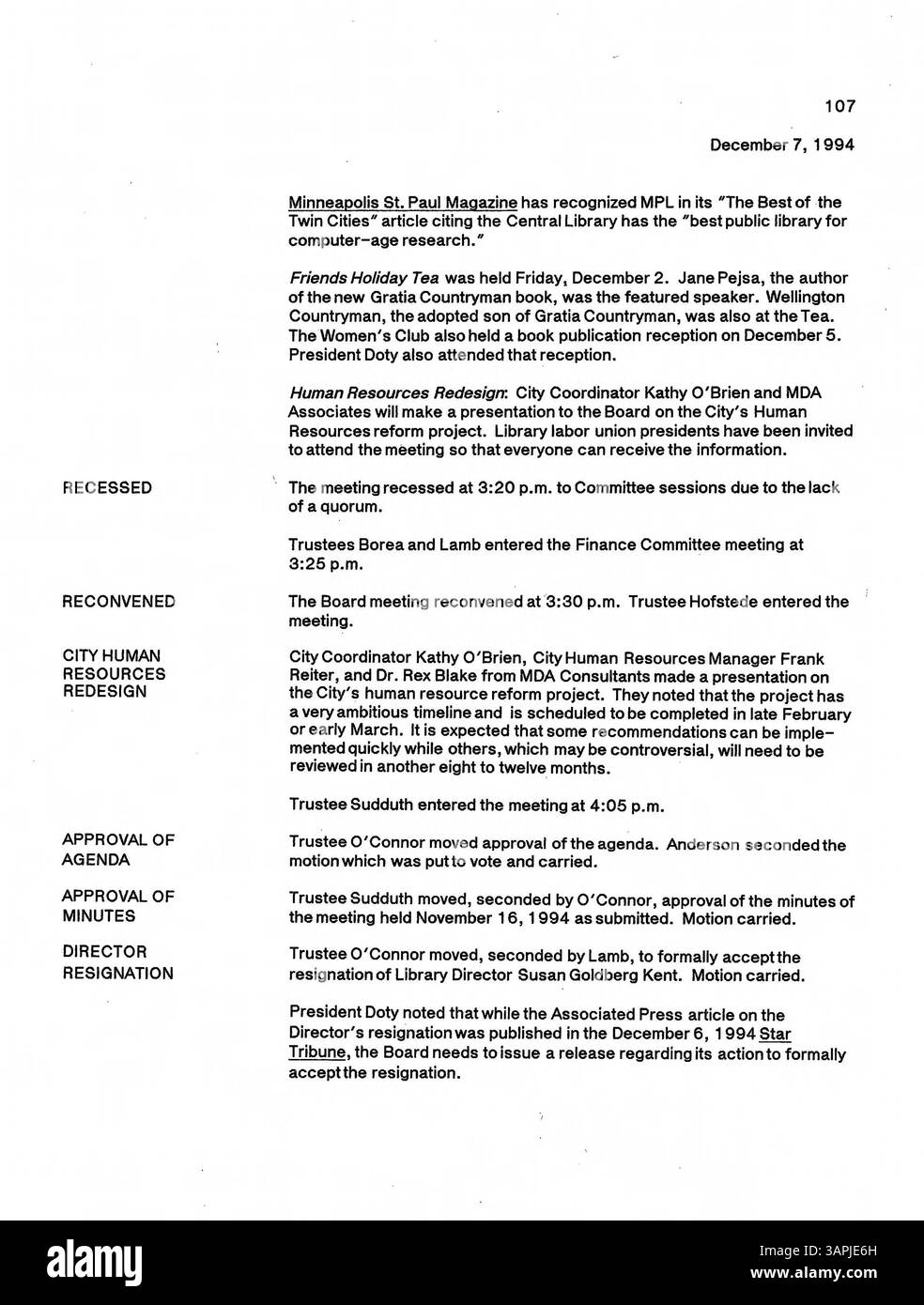 Les 1994 minutes du conseil d'administration de la Bibliothèque publique de Minneapolis couvrent les discussions sur le financement des bibliothèques, les politiques opérationnelles et les améliorations des services pour la communauté du comté de Hennepin. Banque D'Images