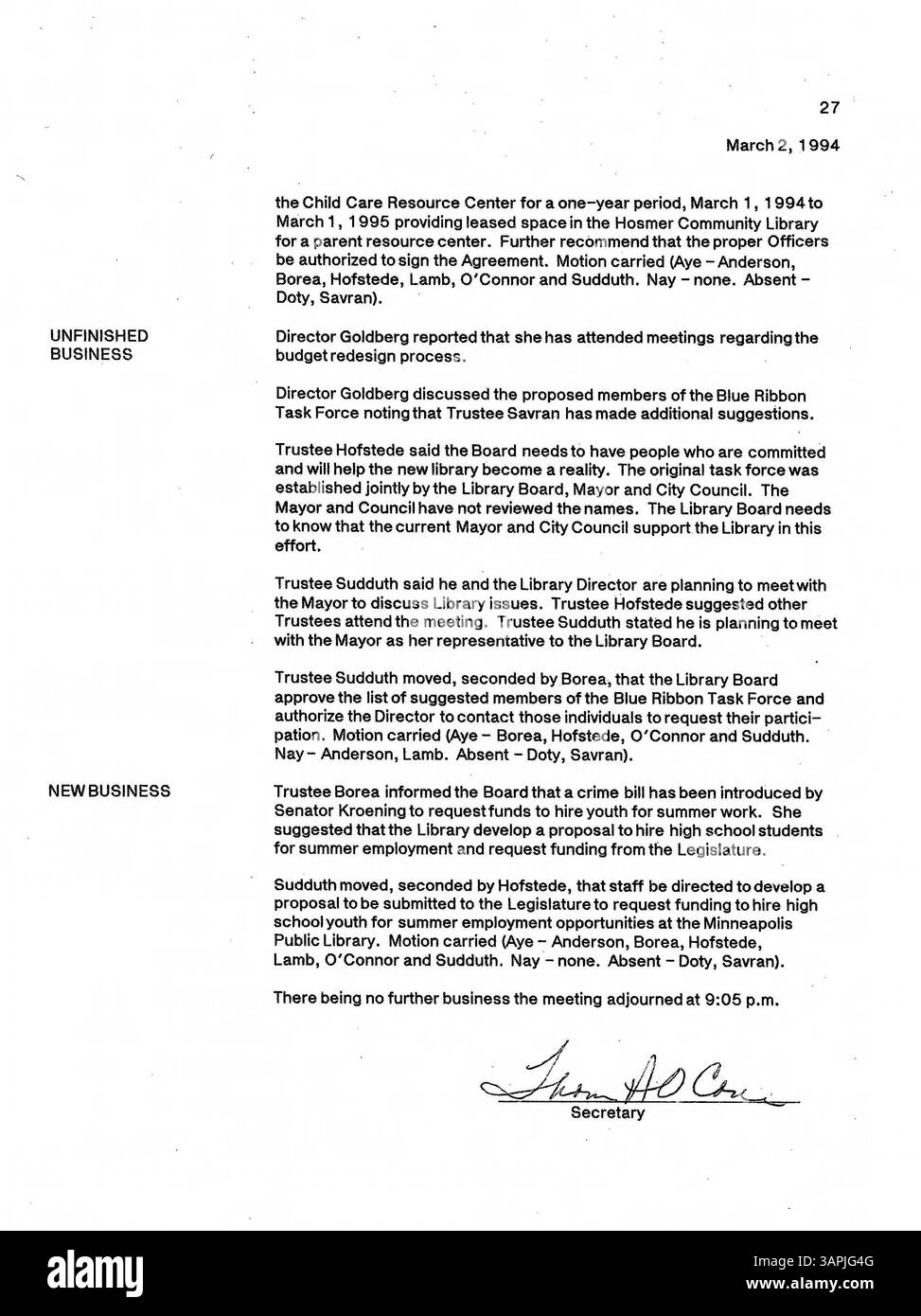 Le procès-verbal de la réunion de 1994 du conseil d'administration de la Bibliothèque publique de Minneapolis documente les décisions, les actions et les discussions du conseil au sujet des opérations et de la gouvernance de la bibliothèque pour l'année. Banque D'Images