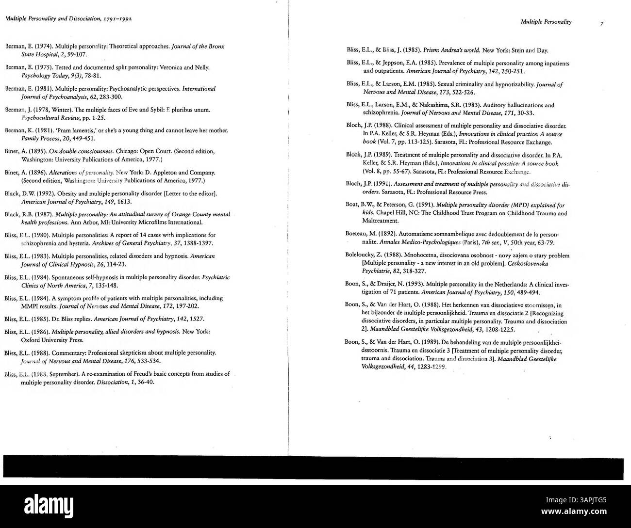 Contenant les première et deuxième éditions, cette bibliographie retrace l’évolution des études sur la personnalité multiple et la dissociation de 1791 à 1992. Il fournit des mises à jour jusqu’au 30 novembre 1993, couvrant des domaines tels que la dissociation, les états de fugue, la dépersonnalisation et les aspects médico-légaux de ces troubles. Banque D'Images