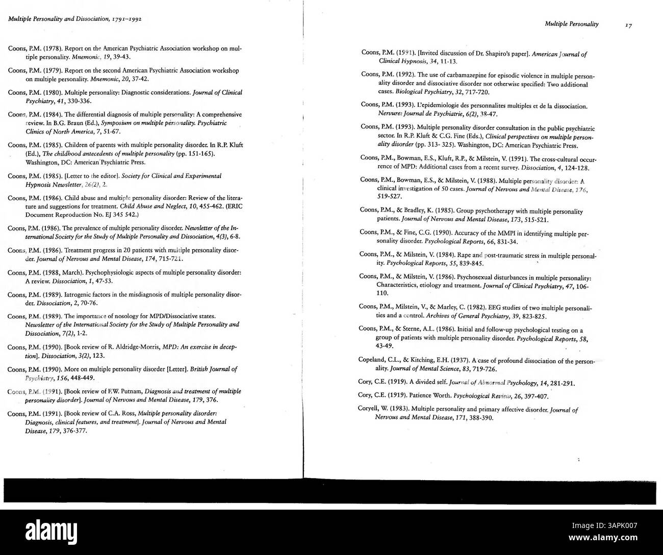 Cette deuxième édition de bibliographie comprend des travaux sur la personnalité multiple et la dissociation de 1791 à 1992. Les mises à jour jusqu'au 30 novembre 1993 sont incluses, et le document couvre la dissociation, les états de fugue, la dépersonnalisation et les aspects médico-légaux des troubles dissociatifs. Banque D'Images