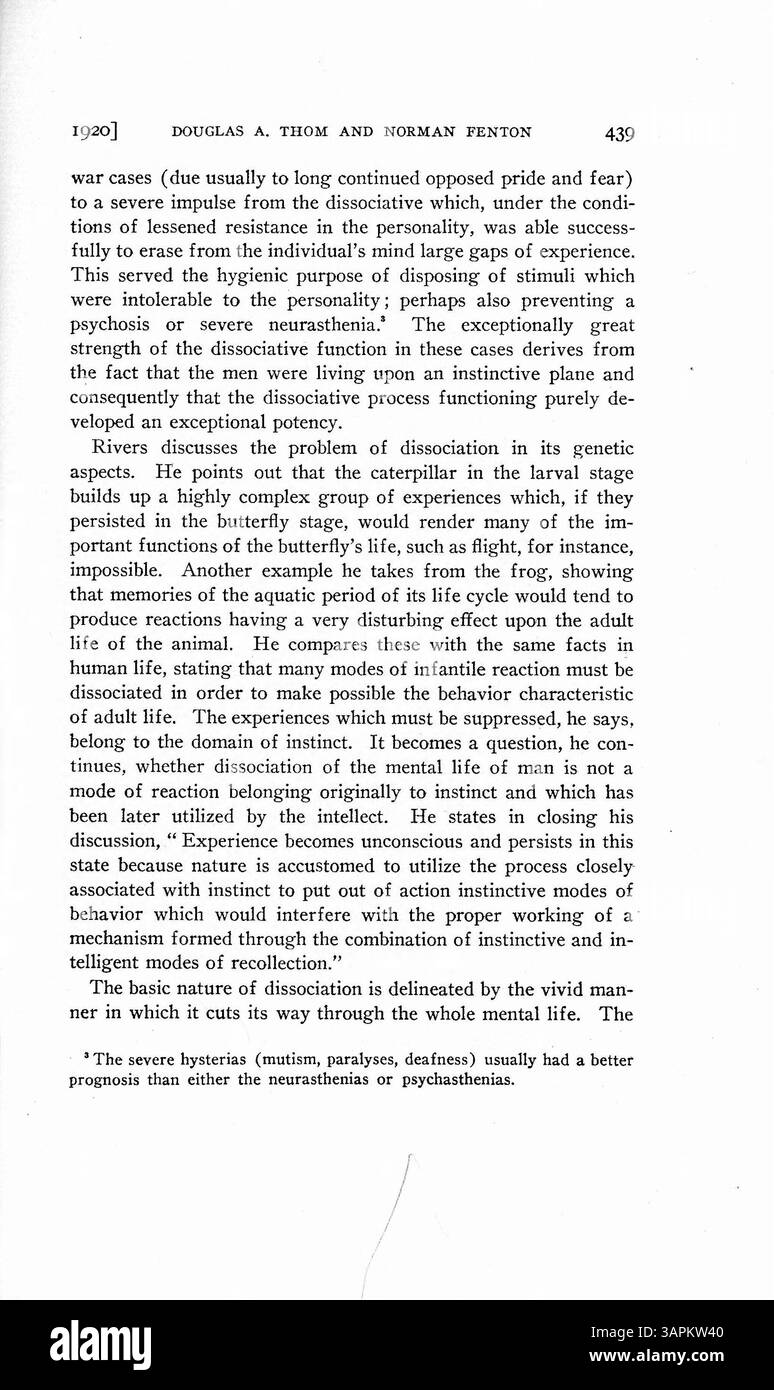 Cette recherche explore la dissociation en tant que mécanisme adaptatif en réponse à des événements traumatiques, prévenant potentiellement la psychose. Les auteurs décrivent trois soldats qui ont souffert d'amnésie psychogène après avoir été témoins d'événements horribles pendant la guerre, y compris la décapitation et la mort par bombardement. L’étude explore les effets psychologiques de ces souvenirs traumatiques. Banque D'Images