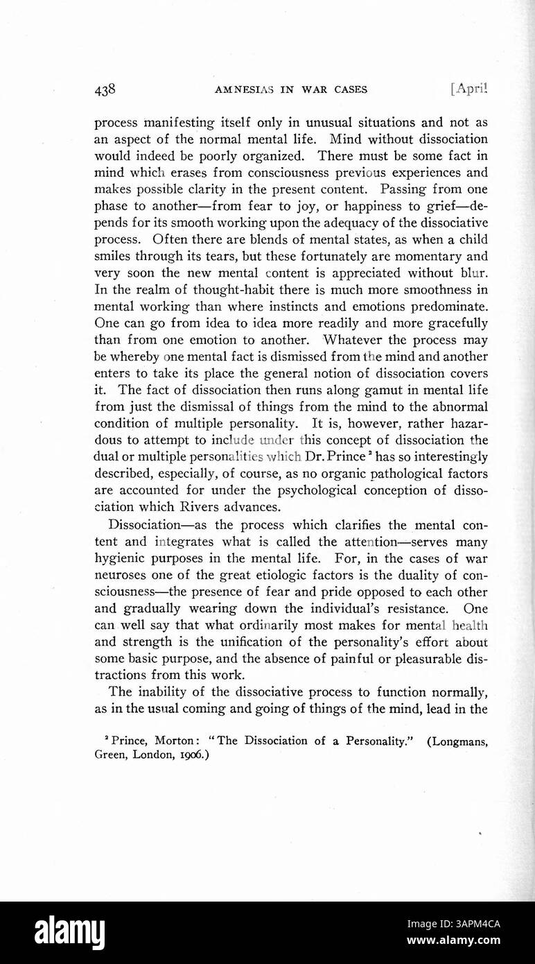 Ce travail traite de la dissociation comme mécanisme de défense psychologique, en particulier en réponse à des événements émotionnellement accablants. Les auteurs décrivent trois cas d'amnésie psychogène chez des soldats qui n'avaient aucun problème de santé mentale antérieur. Ces soldats ont souffert d'amnésie après avoir été témoins d'événements traumatisants de guerre, y compris des morts et des blessures violentes. L'étude suggère que la dissociation peut prévenir la psychose. Banque D'Images