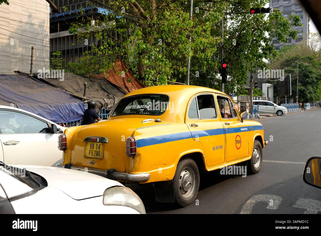Taxi Heritage Ambassadeur jaune de l'Hindustan à Kolkata, Inde Banque D'Images