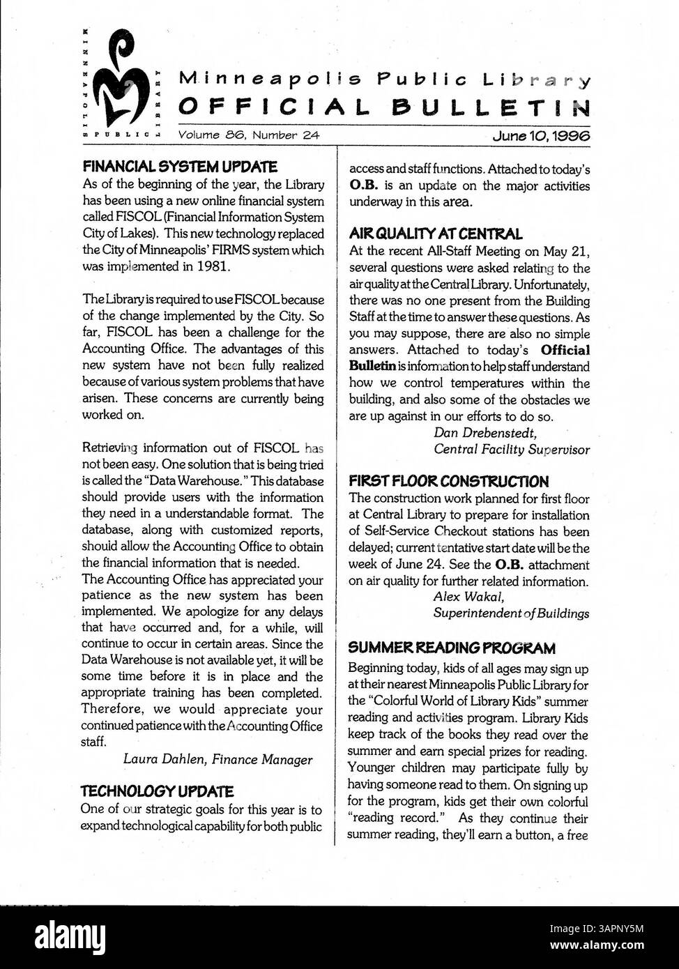 Cette édition 1996 du Bulletin officiel de la Bibliothèque publique de Minneapolis informe les membres du personnel des mises à jour importantes, des changements opérationnels et des annonces d'événements pour assurer une communication efficace au sein du système de bibliothèque. Banque D'Images