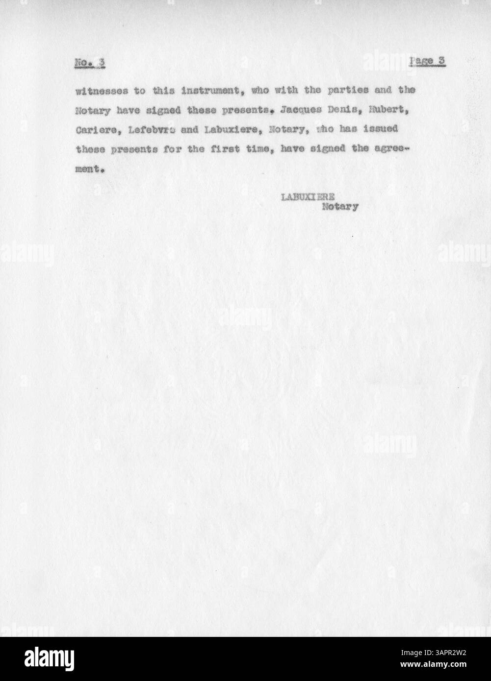 Une vente en 1766 d'une propriété de Jacques Denis à Antoine Hubert, le terrain ayant été auparavant la propriété de Lambert Bonvarlet. Le document comprend à la fois la transcription française et la traduction anglaise. Banque D'Images
