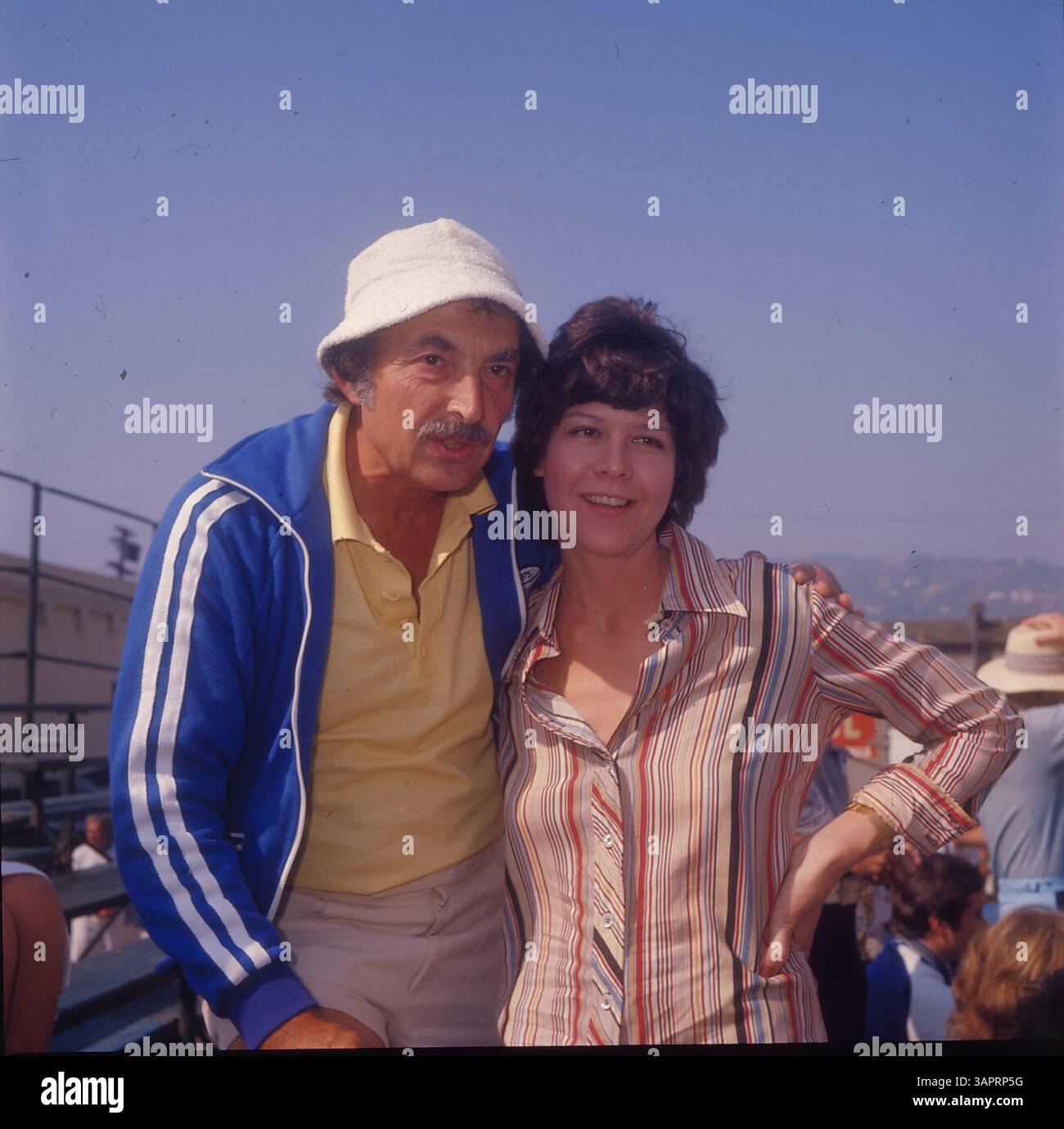 1er janvier 2011 - M9817. 1975.BILL MACY ET SAMANTHA MACY(crédit image : © Globe photos/ZUMAPRESS.com) Banque D'Images