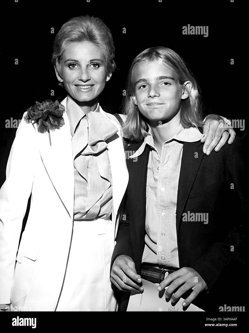 1 janvier 2011 - JILL IRELAND ET SON FILS VALENTINE.1977.#A2541.Â©NATE CUTLER/ OBIT(crédit image : © Globe photos/ZUMAPRESS.com) Banque D'Images