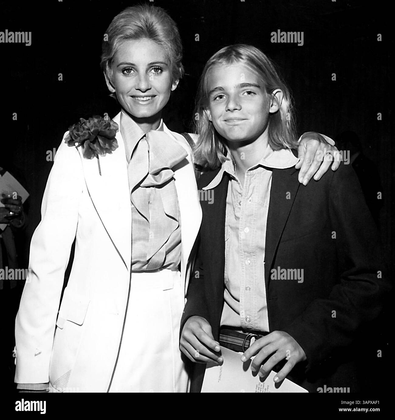 1 janvier 2011 - JILL IRELAND ET SON FILS VALENTINE.1977.#A2541.Â©NATE CUTLER/ OBIT(crédit image : © Globe photos/ZUMAPRESS.com) Banque D'Images