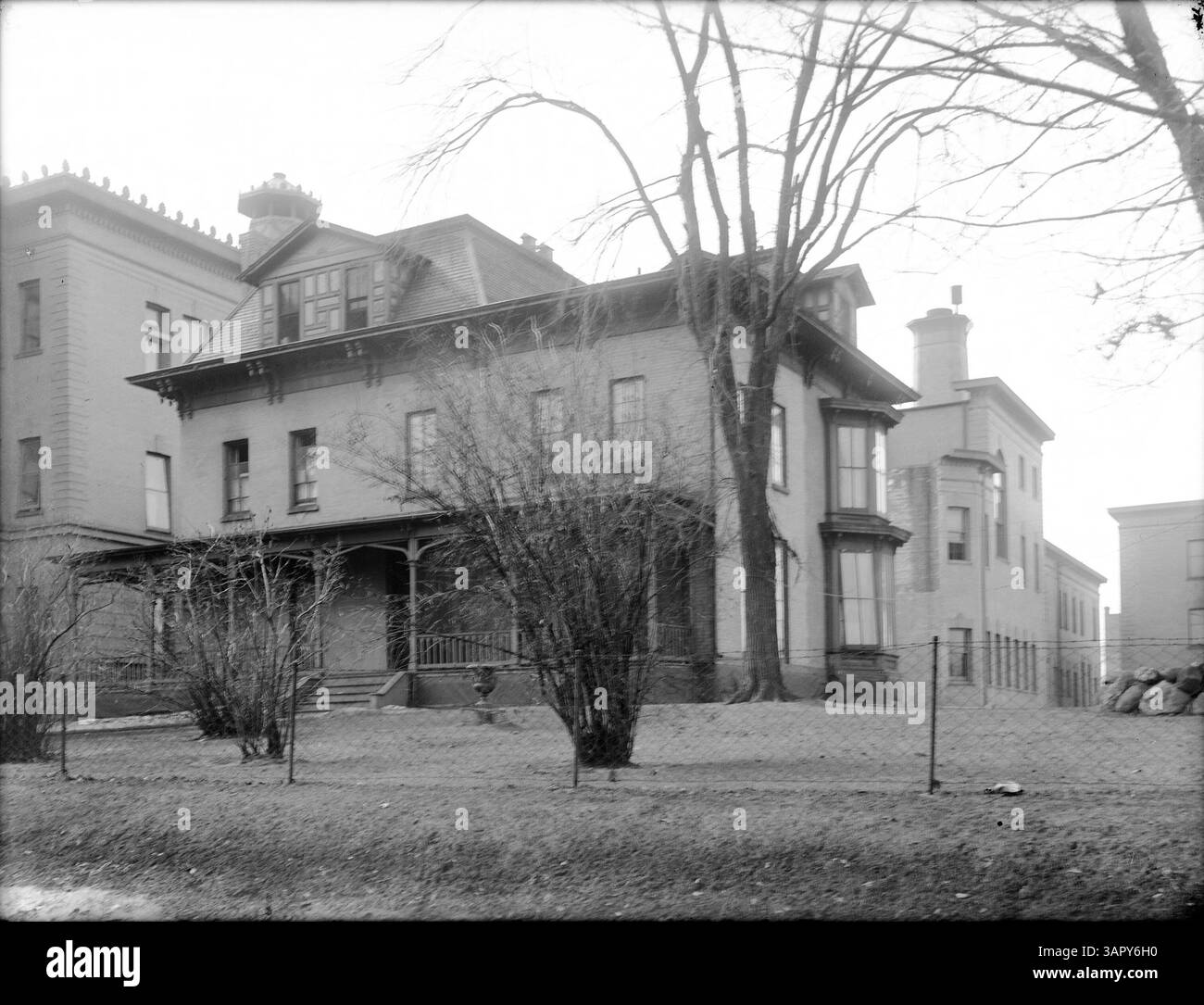 La Cyrus Aldrich House, plus tard la résidence de George Brackett, est devenue une partie de l'hôpital de la ville en 1911. Situé dans le comté de Hennepin, ce bâtiment a une importance historique dans le développement de la région. Banque D'Images