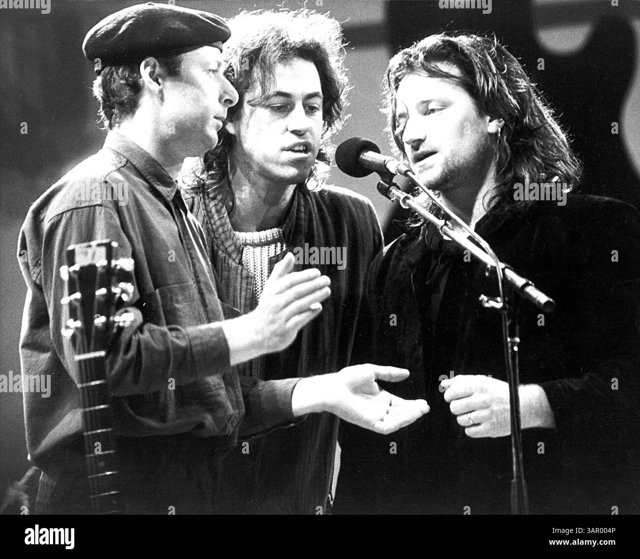 JANVIER 1, 2011 - VAN MORRISON, BOB GELDOF, ET BONO (U2) AU CONCERT D'ENTRAIDE. â© DAVID O'DOWD-(crédit image : © Globe photos/ZUMAPRESS.com) Banque D'Images