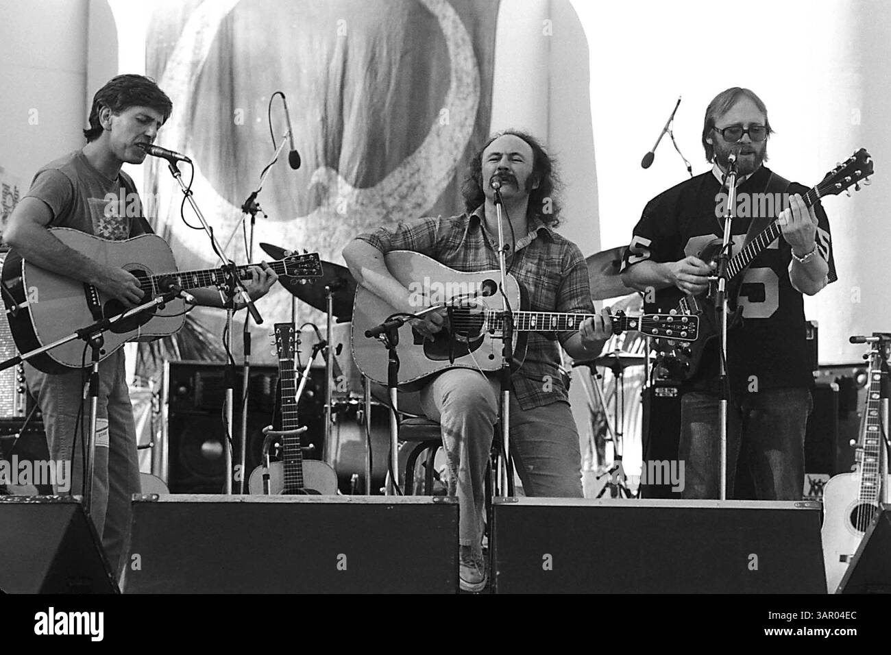 1er janvier 2011 - E9913. GARY GALLERIE/ 1983.CROSBY, PHOTOS ET NASH(crédit image : © Globe photos/ZUMAPRESS.com) Banque D'Images