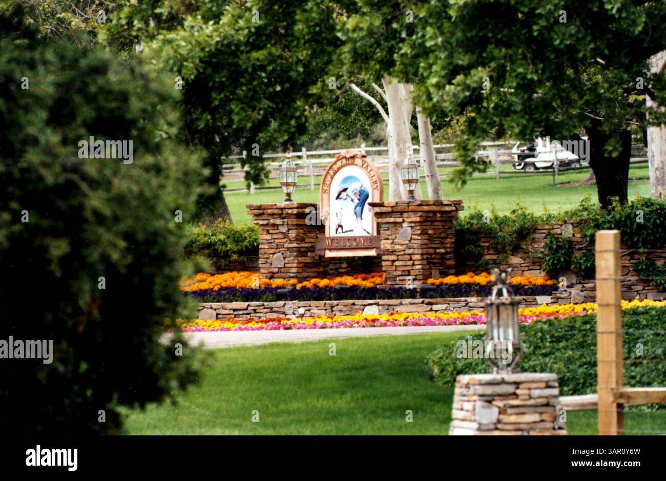 JANVIER 1, 2011 - K1292LR.MICHAEL JACKSON AVEC SA FEMME LISA MARIE PRESLEY A ACCUEILLI LE SOMMET MONDIAL DES ENFANTS POUR LE 50E ANNIVERSAIRE. DES NATIONS UNIES DANS LEUR RANCH NEVERLAND VALLEY.4/18/1995.Â©LISA ROSE/(crédit image : © Globe photos/ZUMAPRESS.com) Banque D'Images