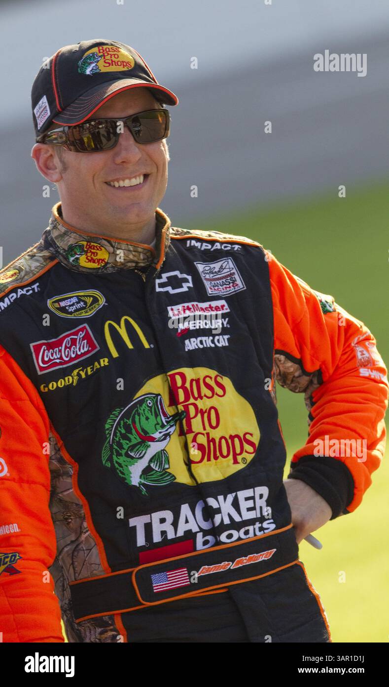 FORT WORTH, TX - 08 avril 2011 : Jamie McMurray (1) attend de se qualifier pour la course Samsung Mobile 500 au Texas Motor Speedway de Fort Worth, TX. (Crédit image : © ASP/Cal Sport Media/ZUMAPRESS.com) Banque D'Images