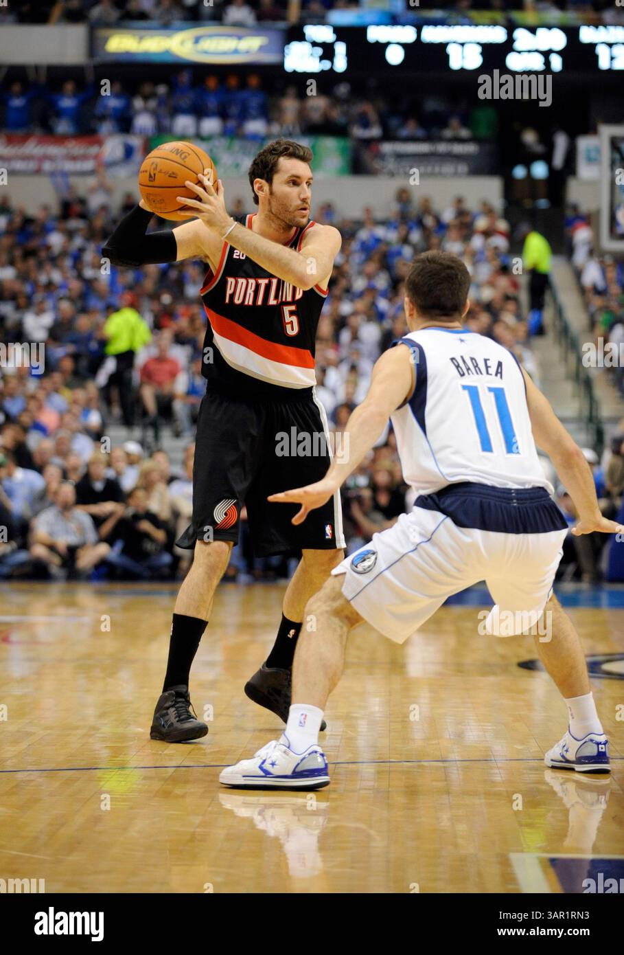 25 avril 2011 : le garde-tireur Rudy Fernandez #5 des Trail Blazers de Portland lors d'un match des éliminatoires de la première ronde de la NBA Western Conference entre les Trail Blazers de Portland et les Mavericks de Dallas au American Airlines Center de Dallas, TX Dallas a battu Portland 93-82(crédit image : © Albert Pena/Cal Sport Media/ZUMAPRESS.com) Banque D'Images