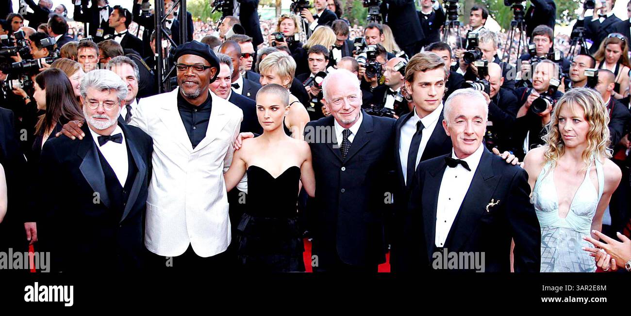 15 mai 2005 - K43423 . PREMIÈRE DE ''STAR WARS - EPISODE III : REVENGE OF THE SITH''..CANNES FILM FESTIVAL 2005, . CANNES, FRANCE..15-05-2005. FRED SANTOS / OMEDIAS / 2005.GEORGE LUCAS, SAMUEL L. JACKSON, ET . NATALIE PORTMAN. (Crédit image : © Globe photos/ZUMAPRESS.com) Banque D'Images