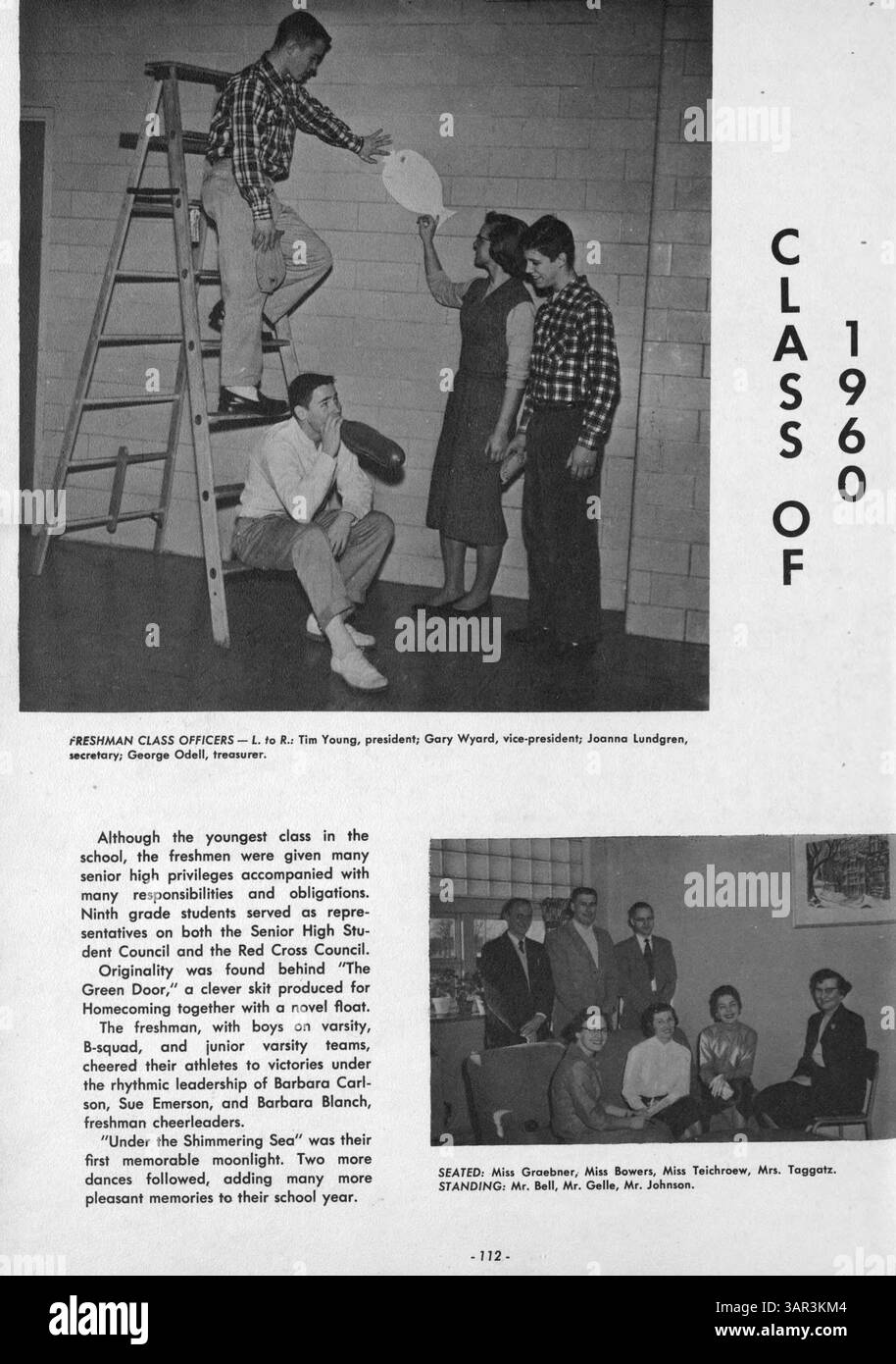 L'Edina-Morningside High Yearbook 1957 de Whigrean documente l'année scolaire 1956-1957, y compris les événements étudiants clés, le corps professoral, les activités sportives, les clubs et les réalisations académiques. Il fournit un aperçu historique du corps étudiant et des activités de l'école. Banque D'Images