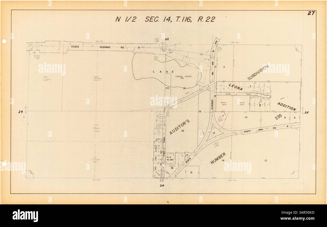 L'Atlas d'Eden Prairie dans le comté de Hennepin comprend des cartes détaillées montrant la propriété, les lignes de coupe, les chemins de fer, et fournit un index des ajouts, aidant à la planification et la référence pour le village. Banque D'Images
