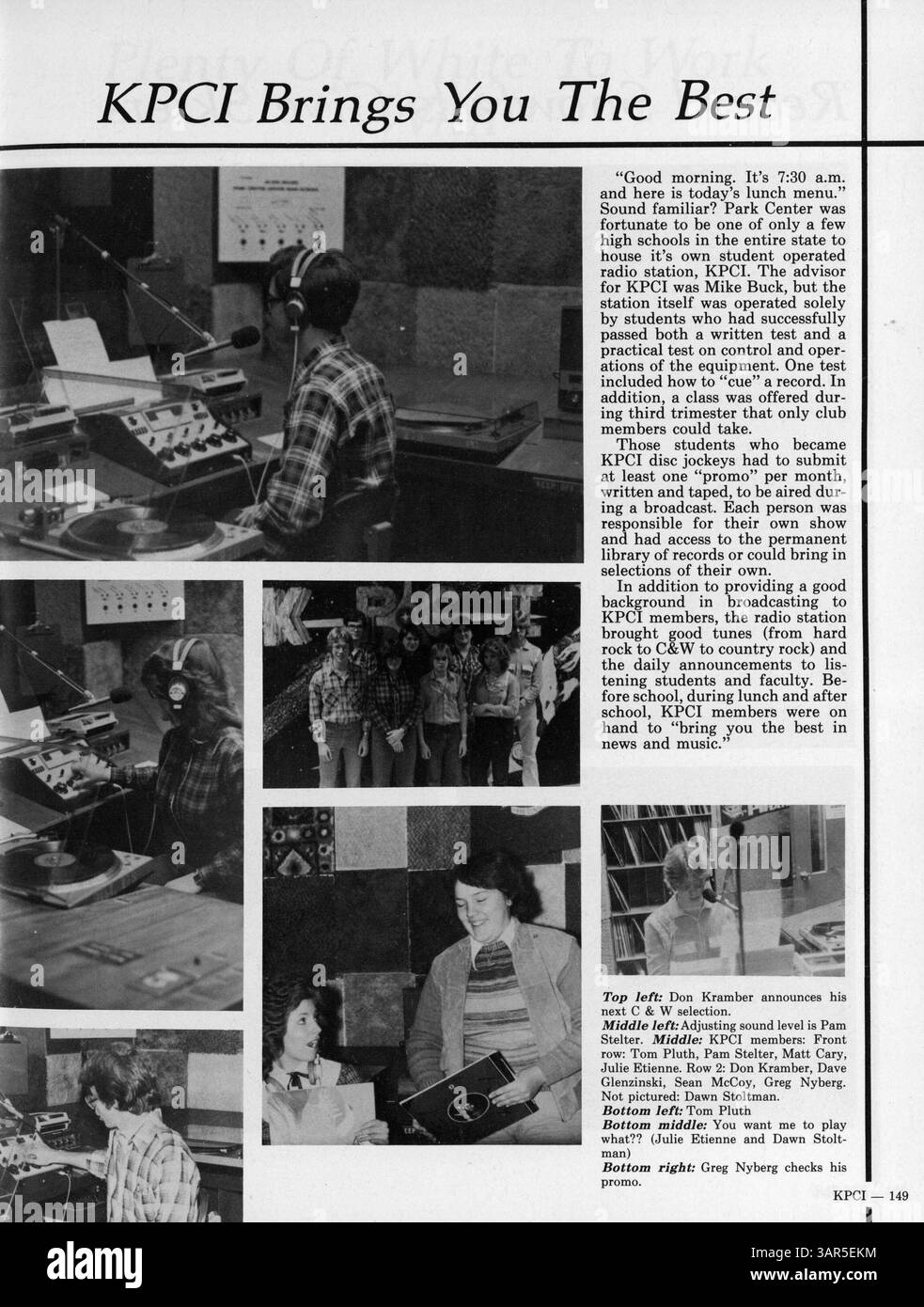 L'édition 1982 de l'annuaire « Pirate Treasures » de Park Center High School reflète les faits marquants sportifs, académiques et sociaux de l'année, avec des contributions d'étudiants, de professeurs et de membres du personnel. Banque D'Images