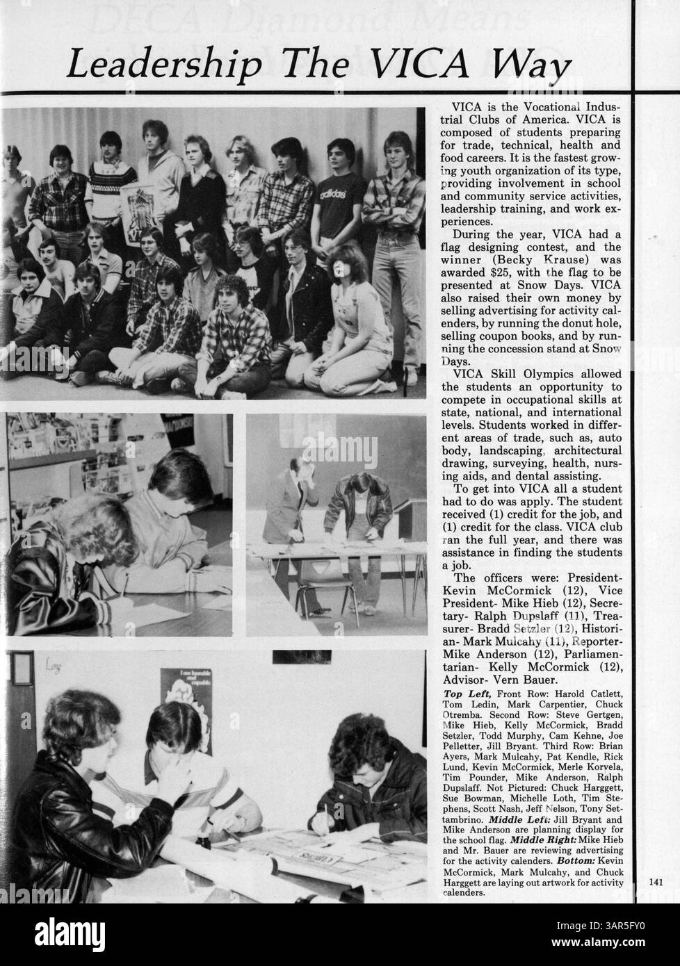 Le Park Center High School Yearbook de 1982, « Pirate Treasures », enregistre les réalisations académiques, sociales et sportives des étudiants et des professeurs de l'année scolaire 1981-1982. Banque D'Images
