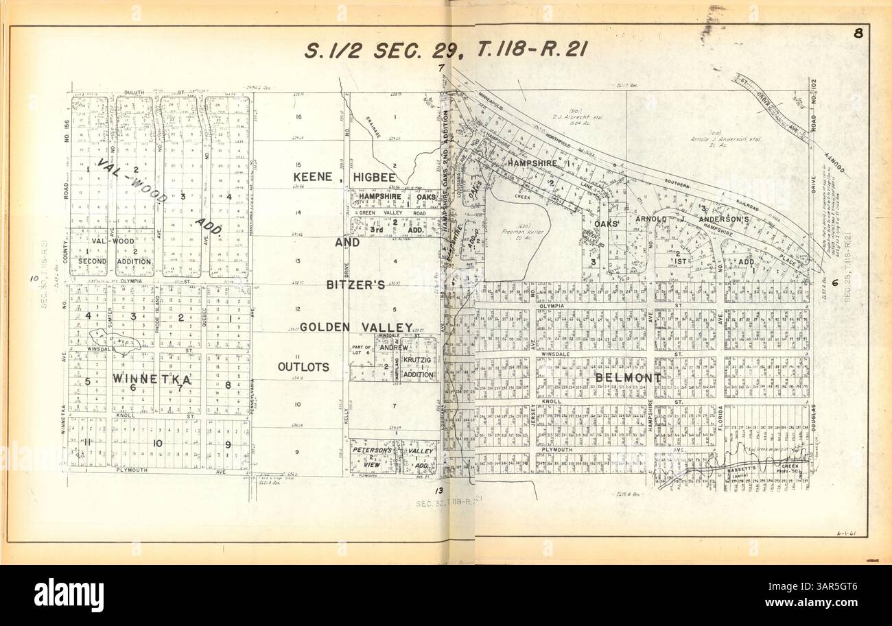 L'Atlas de Golden Valley fournit des cartes détaillées avec des informations sur la propriété, les lignes de coupe, les chemins de fer, et un index des ajouts dans le village. Banque D'Images