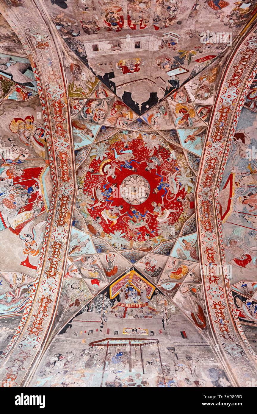 Peinture colorée au plafond, complexe du Palais Garh, Bundi, Rajasthan Banque D'Images