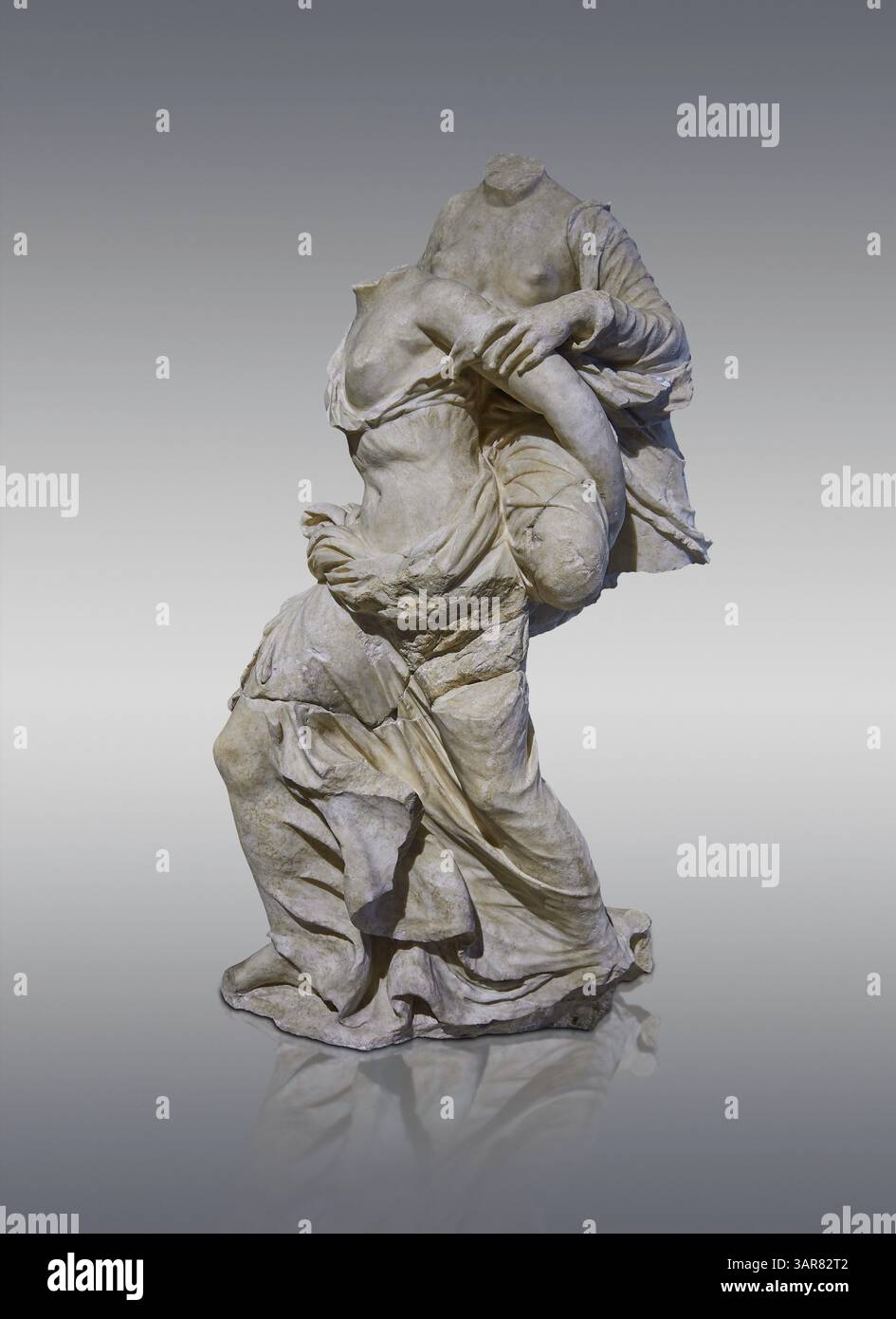 Groupe de statues grecques représentant des filles jouant à un jeu d'éphédrismos, IVe siècle av. J.-C. Fouillé dans le musée du Capitole Horti Lamiani (jardins Lamiani) Banque D'Images