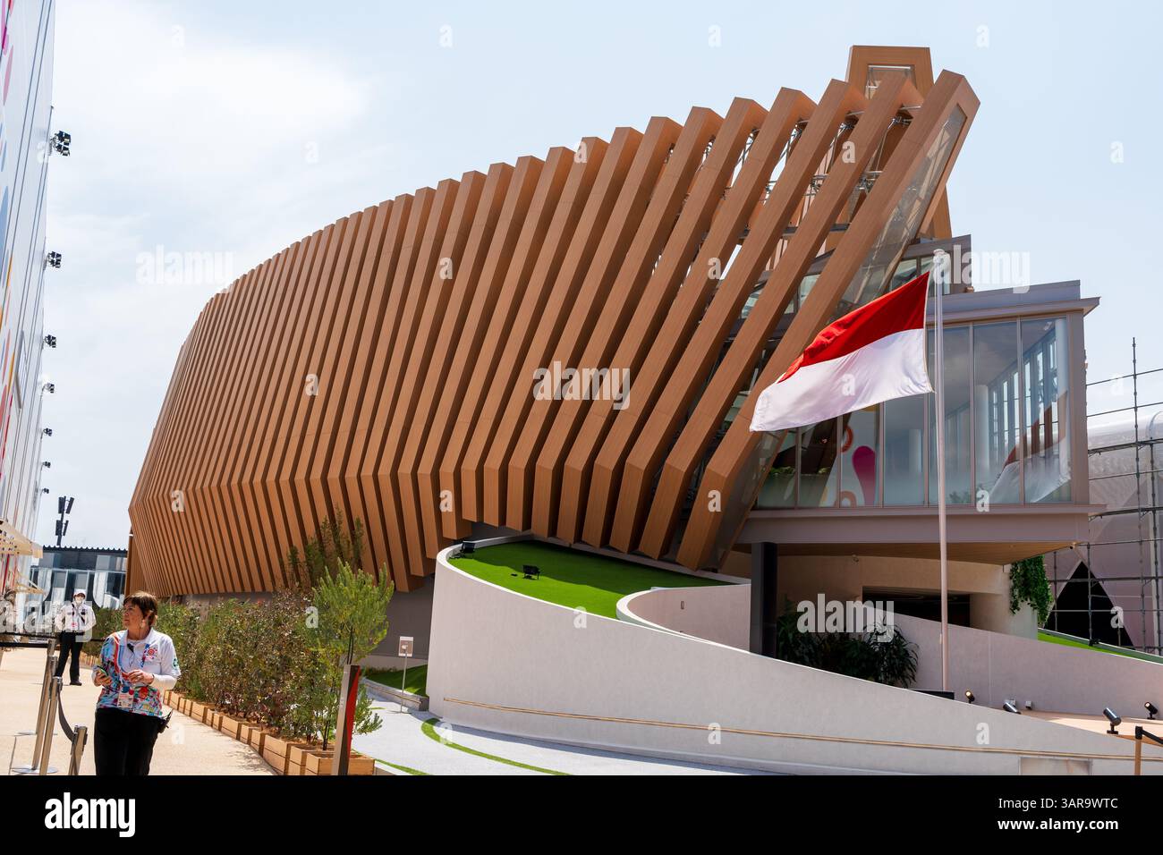 Osaka, Japon - 16 avril 2025 : Pavillon Indonésie en forme de bateau à l'Expo 2025 Osaka Kansai, symbole de croissance et de durabilité. Banque D'Images