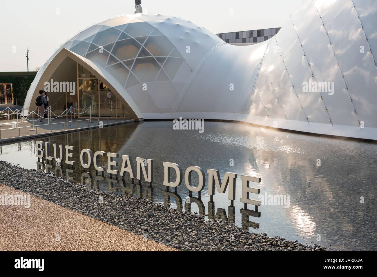 Osaka, Japon - 16 avril 2025 : Pavillon BLUE OCEAN DOME à Expo 2025, axé sur la protection et la durabilité des écosystèmes marins. Banque D'Images