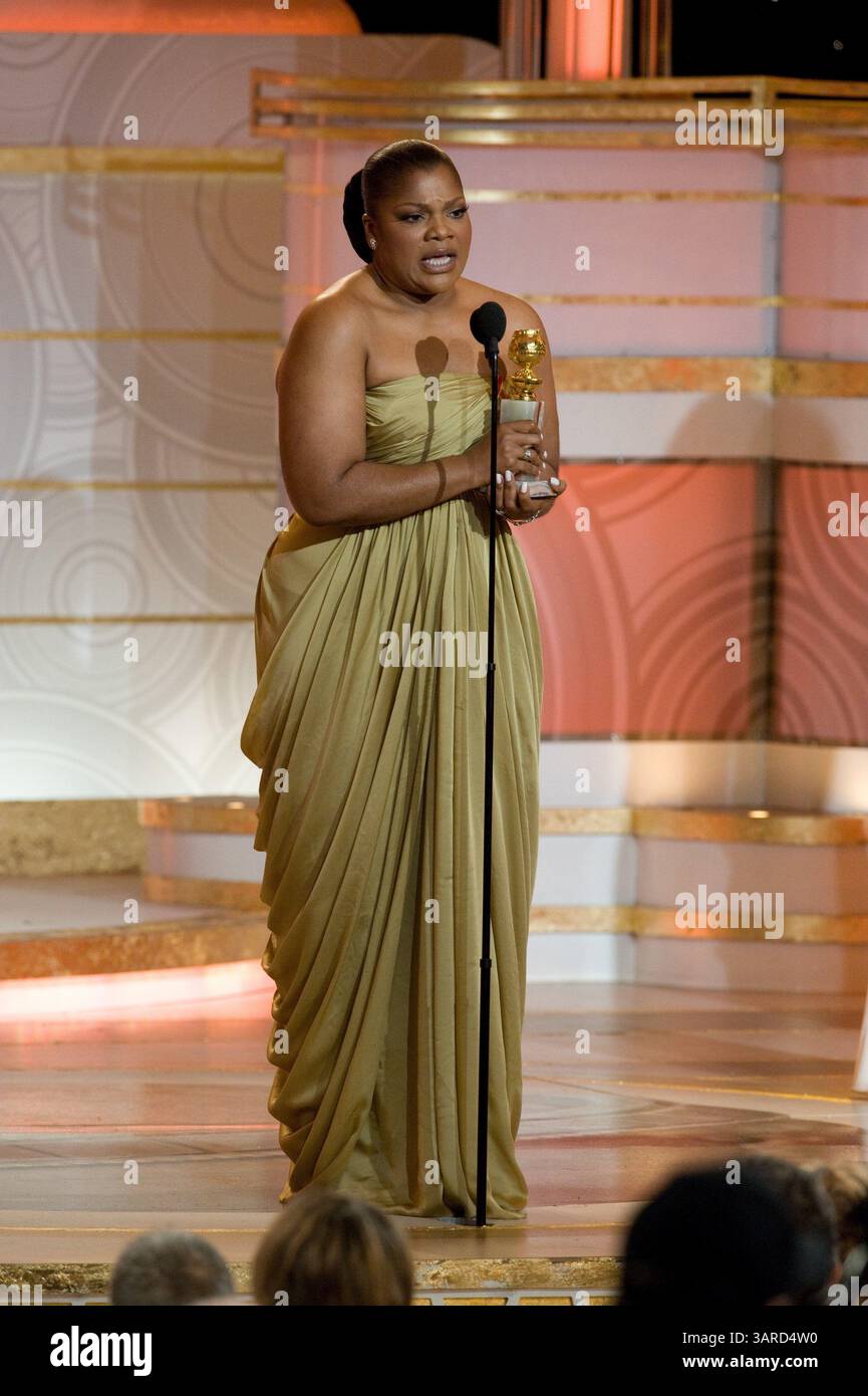 17 janvier 2010 - Los Angeles, Californie, États-Unis - MO'NIQUE reçoit le Golden Globe Award de la meilleure performance d'une actrice dans Un second rôle dans Un film pour son rôle dans 'Precious : Based on the Novel Push by Sapphire' lors de la 67e cérémonie annuelle des Golden Globe Awards au Beverly Hilton de Beverly Hills. (Crédit image : © HFPA/ZUMApress.com) Banque D'Images