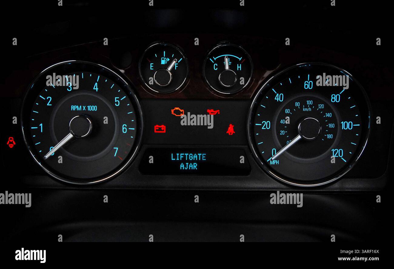 22 février 2010 - USA - 22 février 2010 - Los Angeles-California-USA. Le nouveau Ford Flex EcoBoost Limited 2010 est offert exclusivement avec un moteur V6 bi-turbocompressé de 355 ch. Véhicule en bleu encre foncé métallisé. Illustration : tableau de bord. (Crédit image : © Harvey Schwartz/ZUMApress.com) Banque D'Images