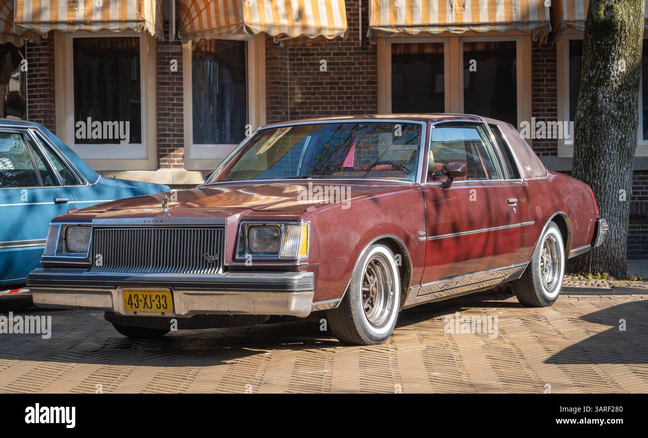 Katwijk aan Zee, pays-Bas, 12.04.2025, voiture intermédiaire américaine classique Buick Regal 2ème génération à partir de 1978 à l'Oldtimer Day Katwijk Banque D'Images